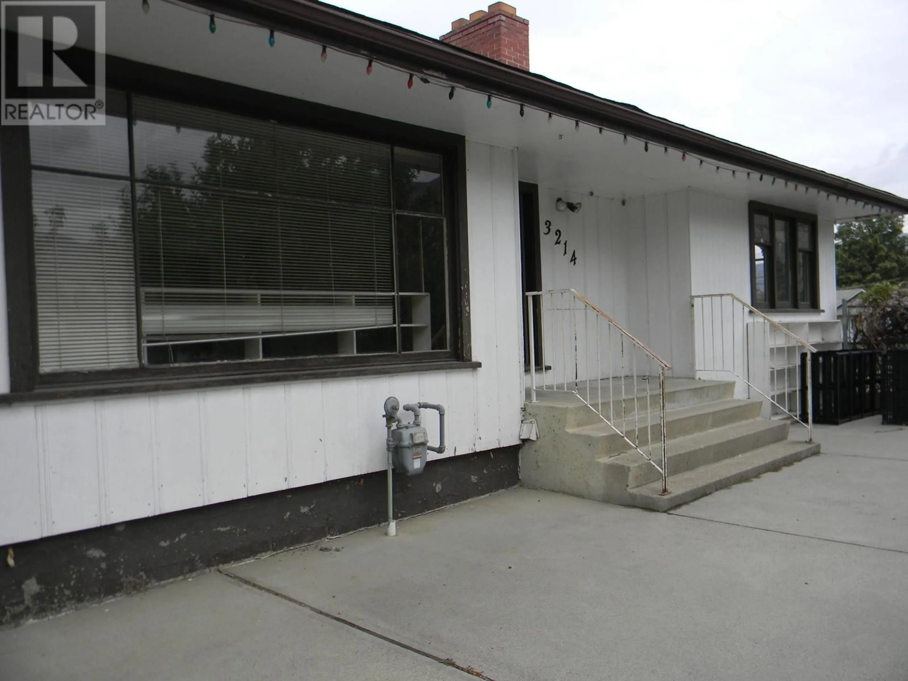 Frontside or backside of a home, the front or back of building for 3214 Hargraves Place, Kamloops British Columbia V2B8H3