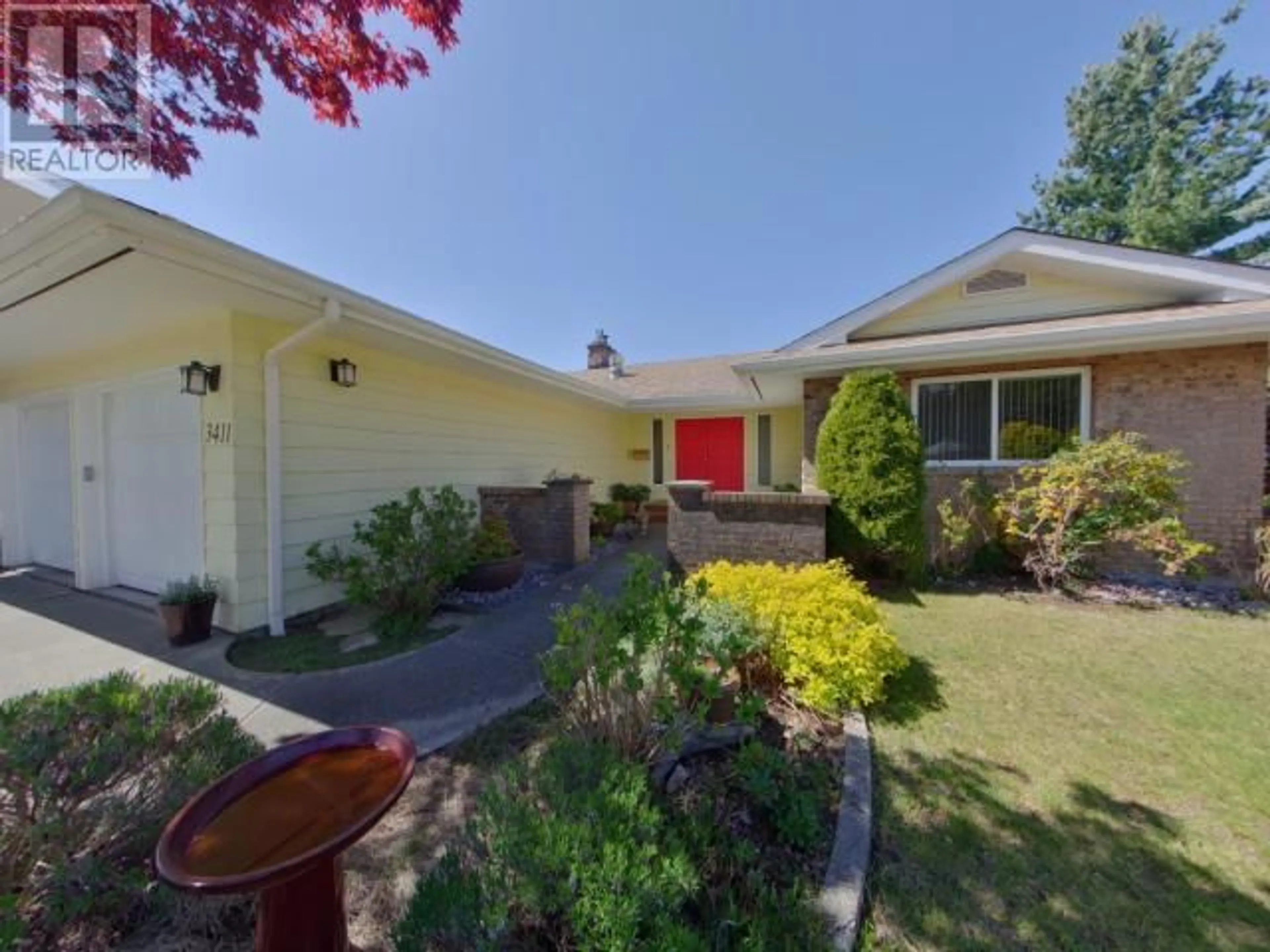 Frontside or backside of a home for 3411 CARIBOO AVE, Powell River British Columbia V8A5K1