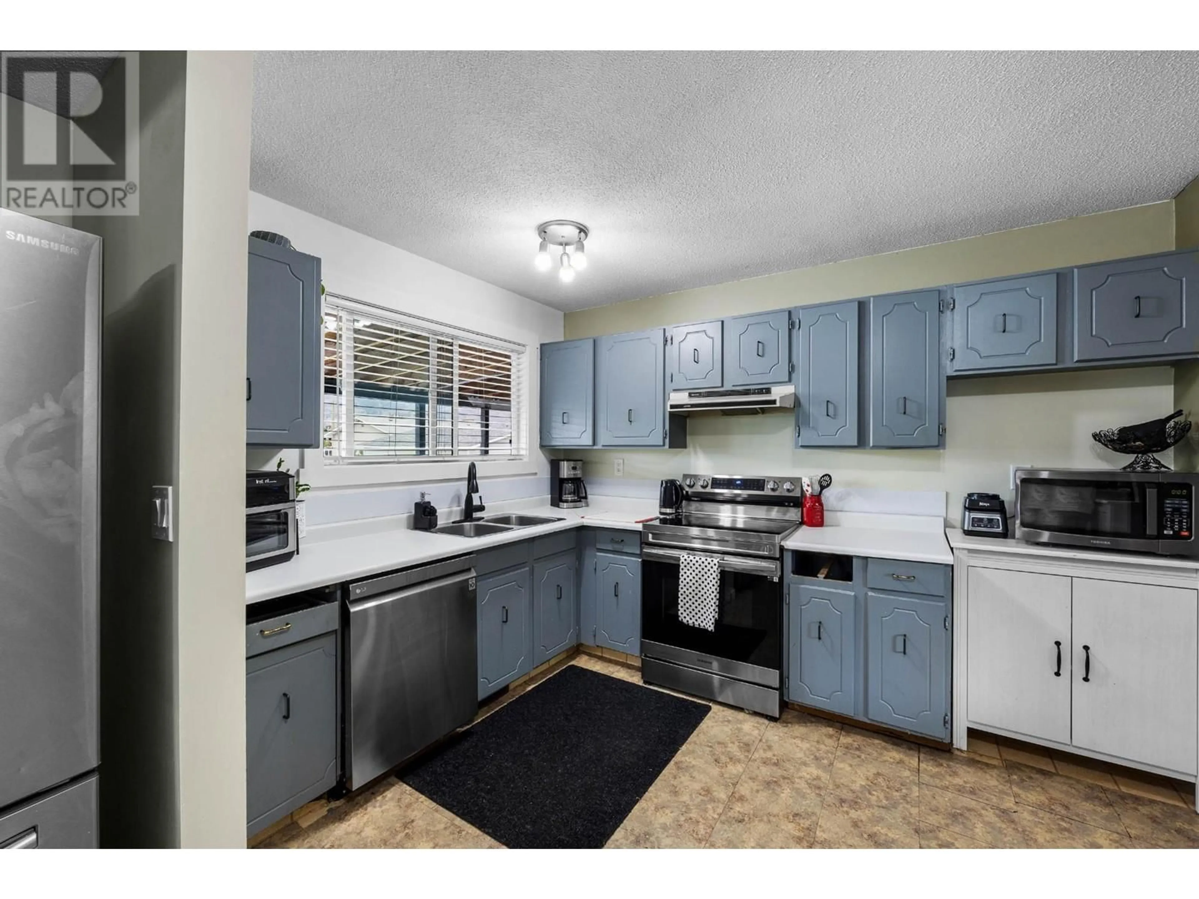 Standard kitchen for 1769 PARKCREST AVE, Kamloops British Columbia