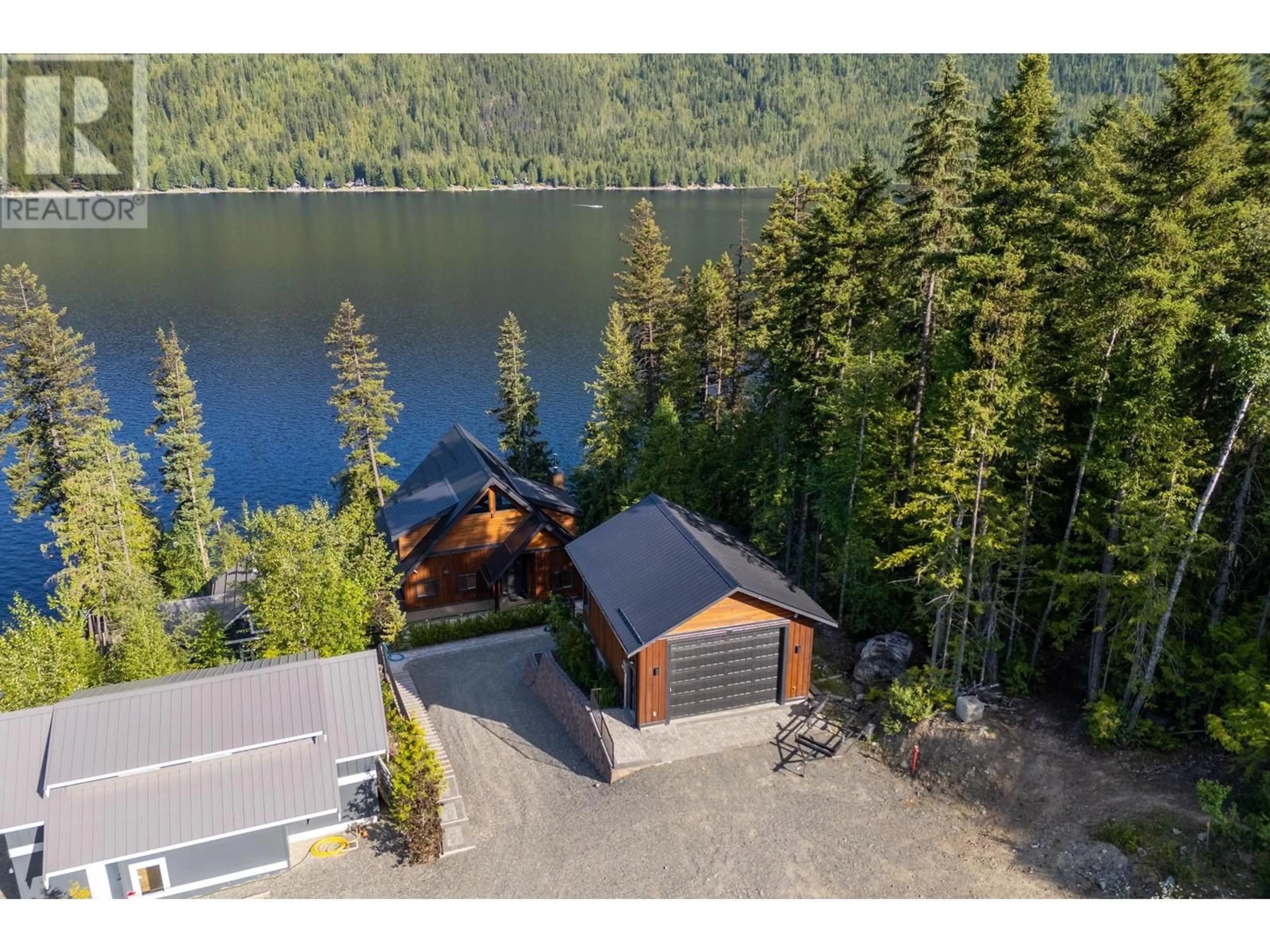 Cottage for 52-7540 RUSSEL CREEK FSR, Barriere British Columbia