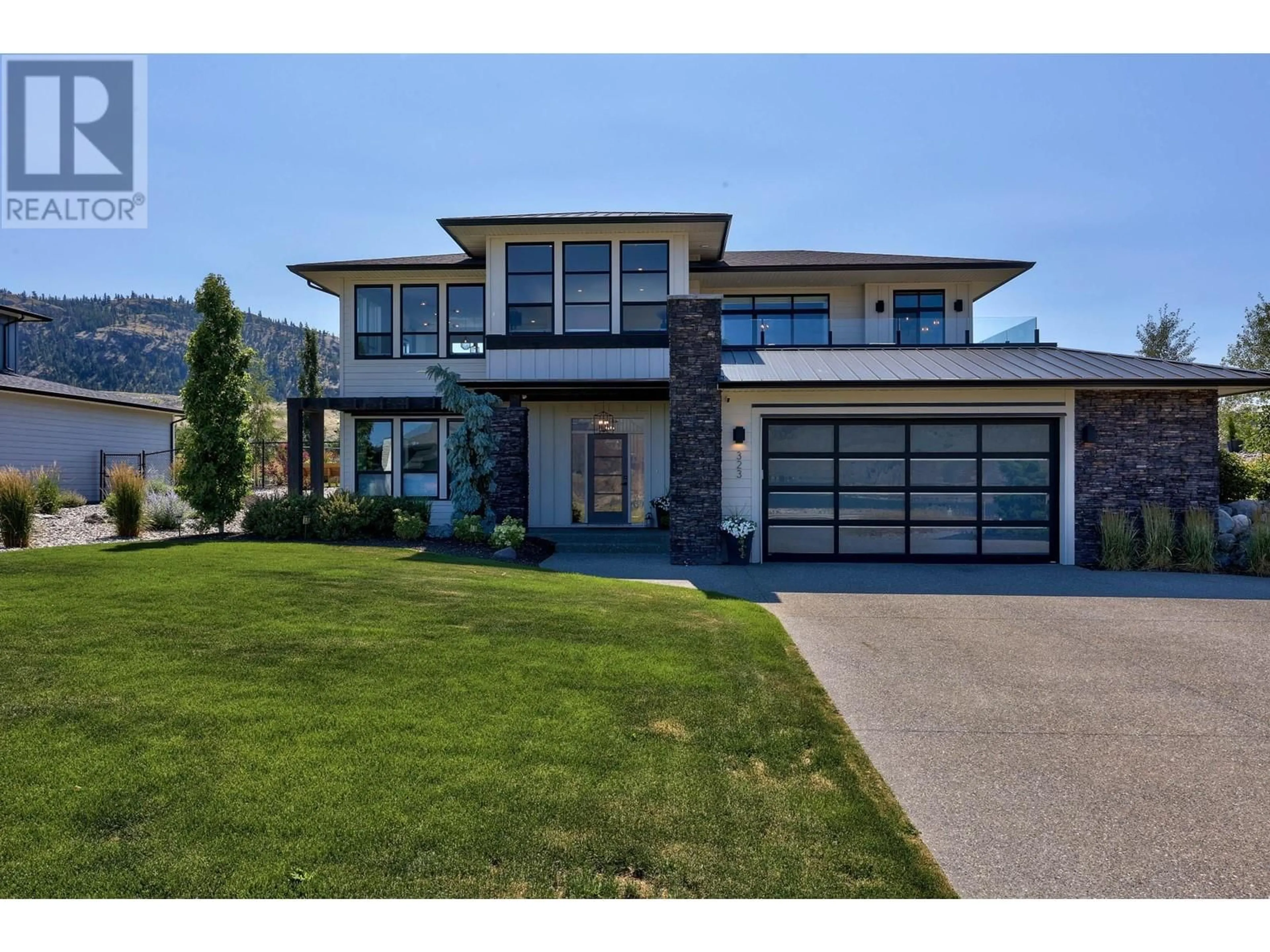 Frontside or backside of a home for 323 RUE CHEVAL NOIR, Tobiano British Columbia V1S0B3