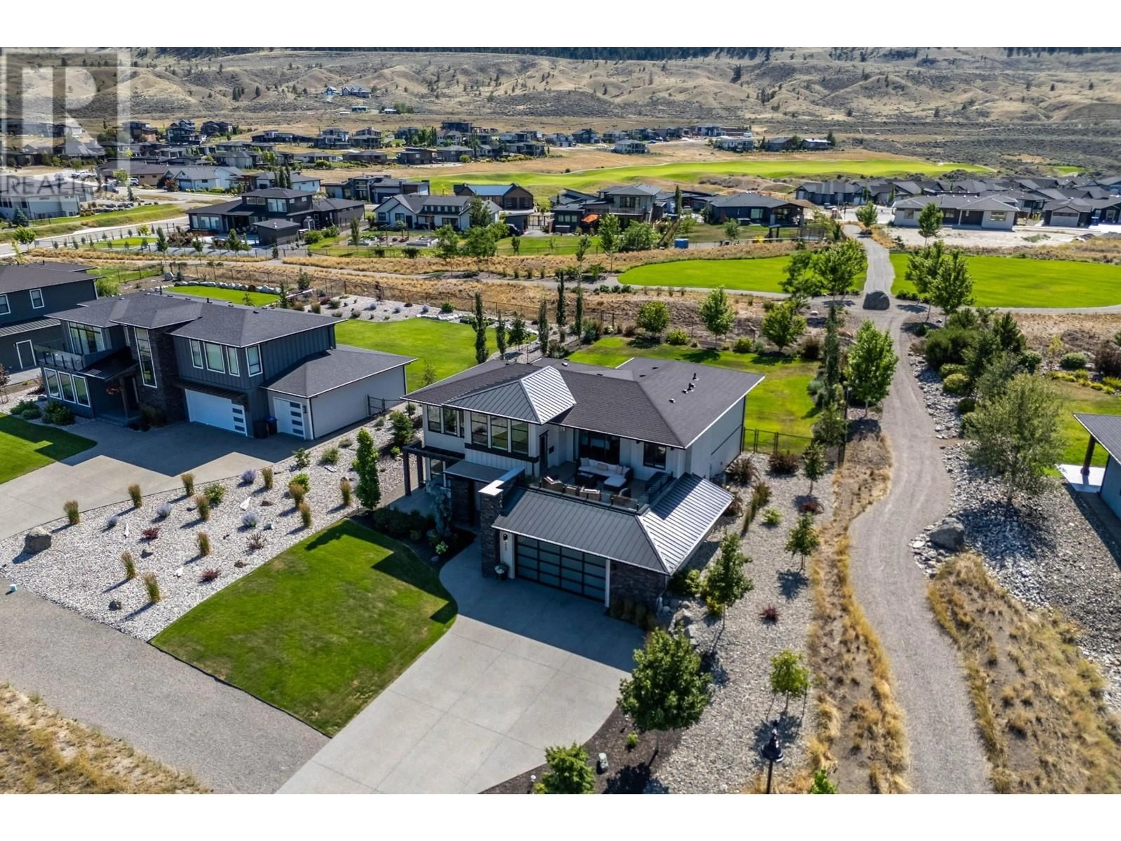 Frontside or backside of a home for 323 RUE CHEVAL NOIR, Tobiano British Columbia V1S0B3