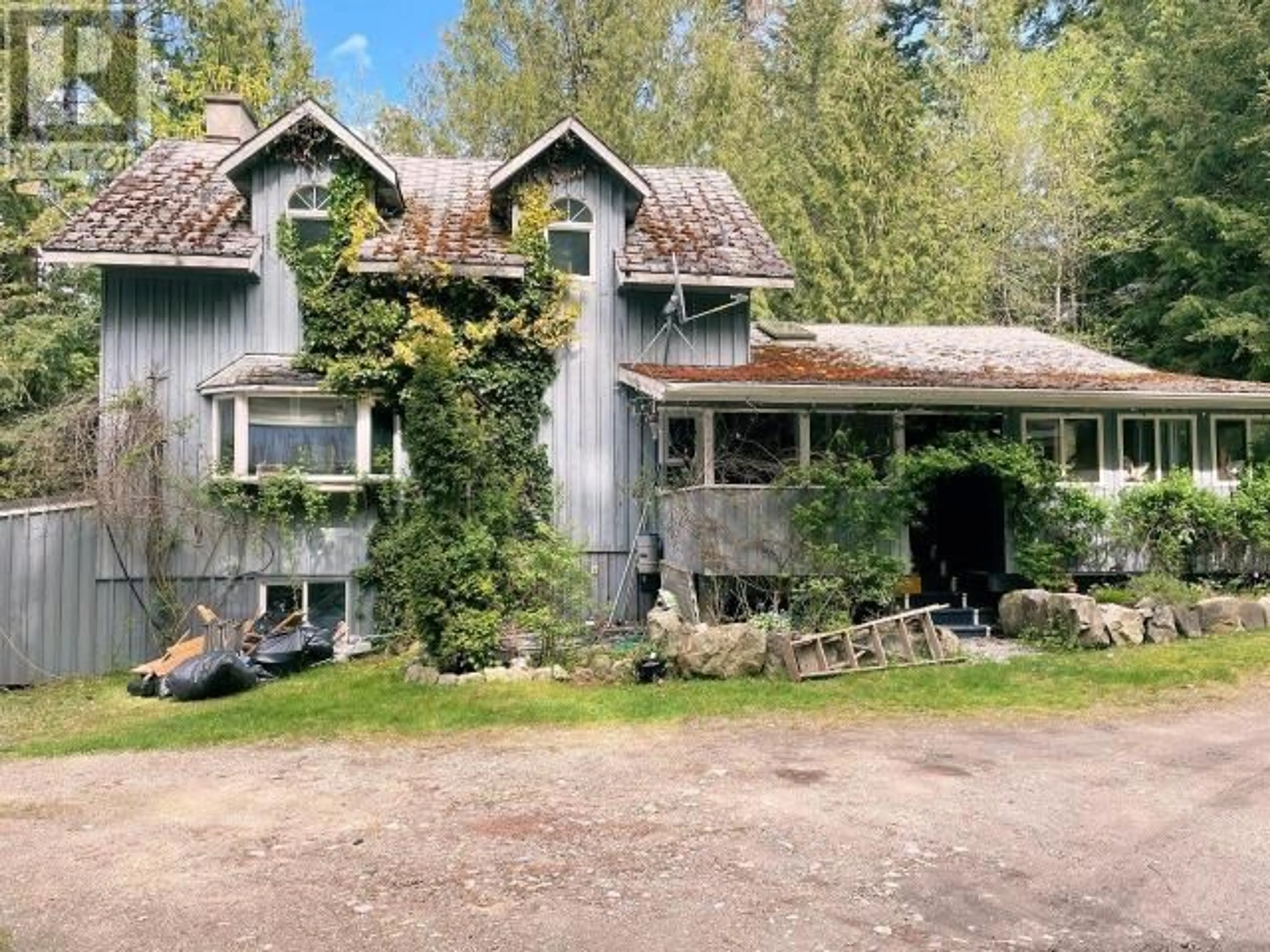 Cottage for 9306 MALASPINA RD, Powell River British Columbia
