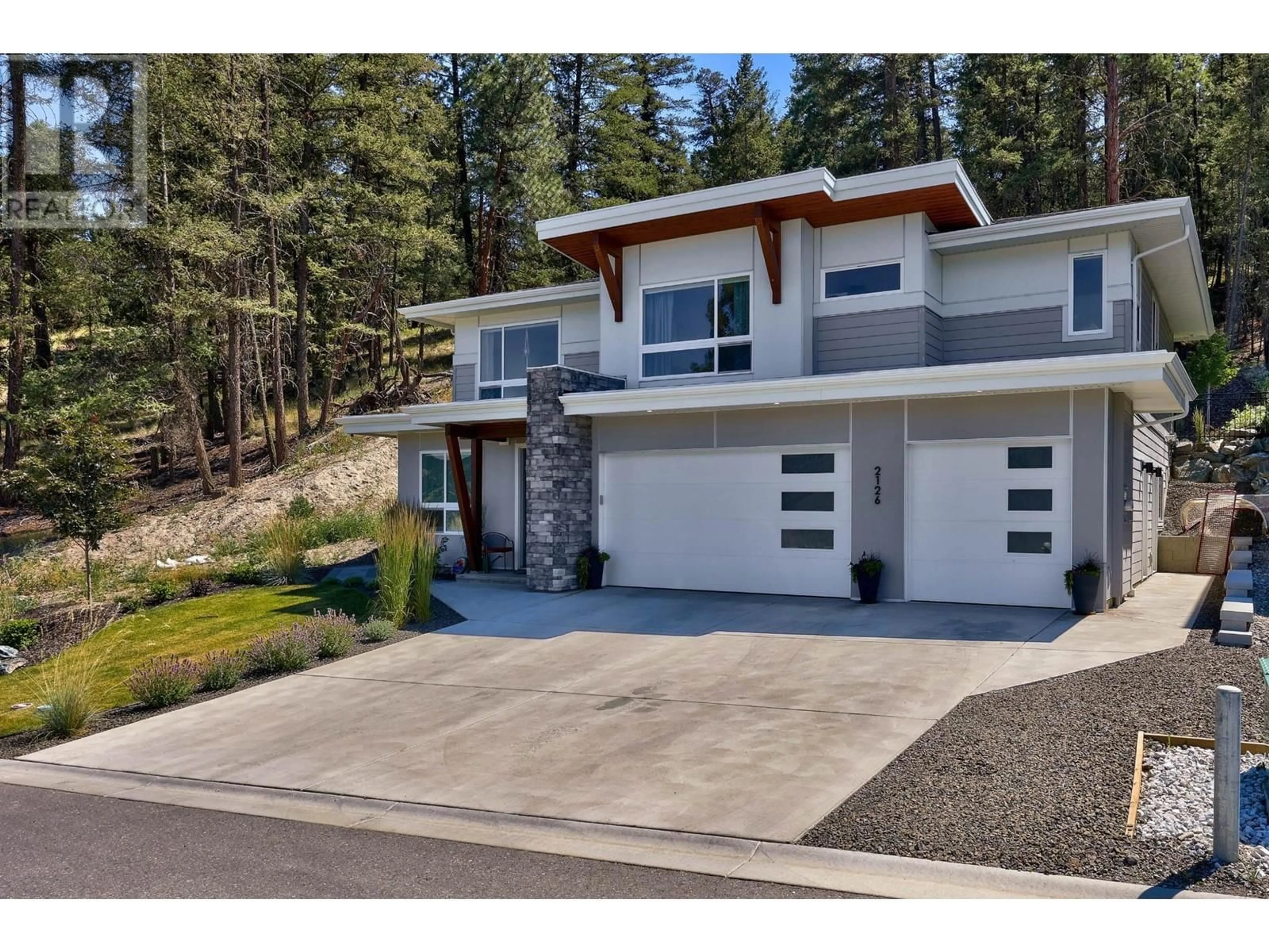 Frontside or backside of a home for 2126 LUPIN COURT, Kamloops British Columbia V2E0E2