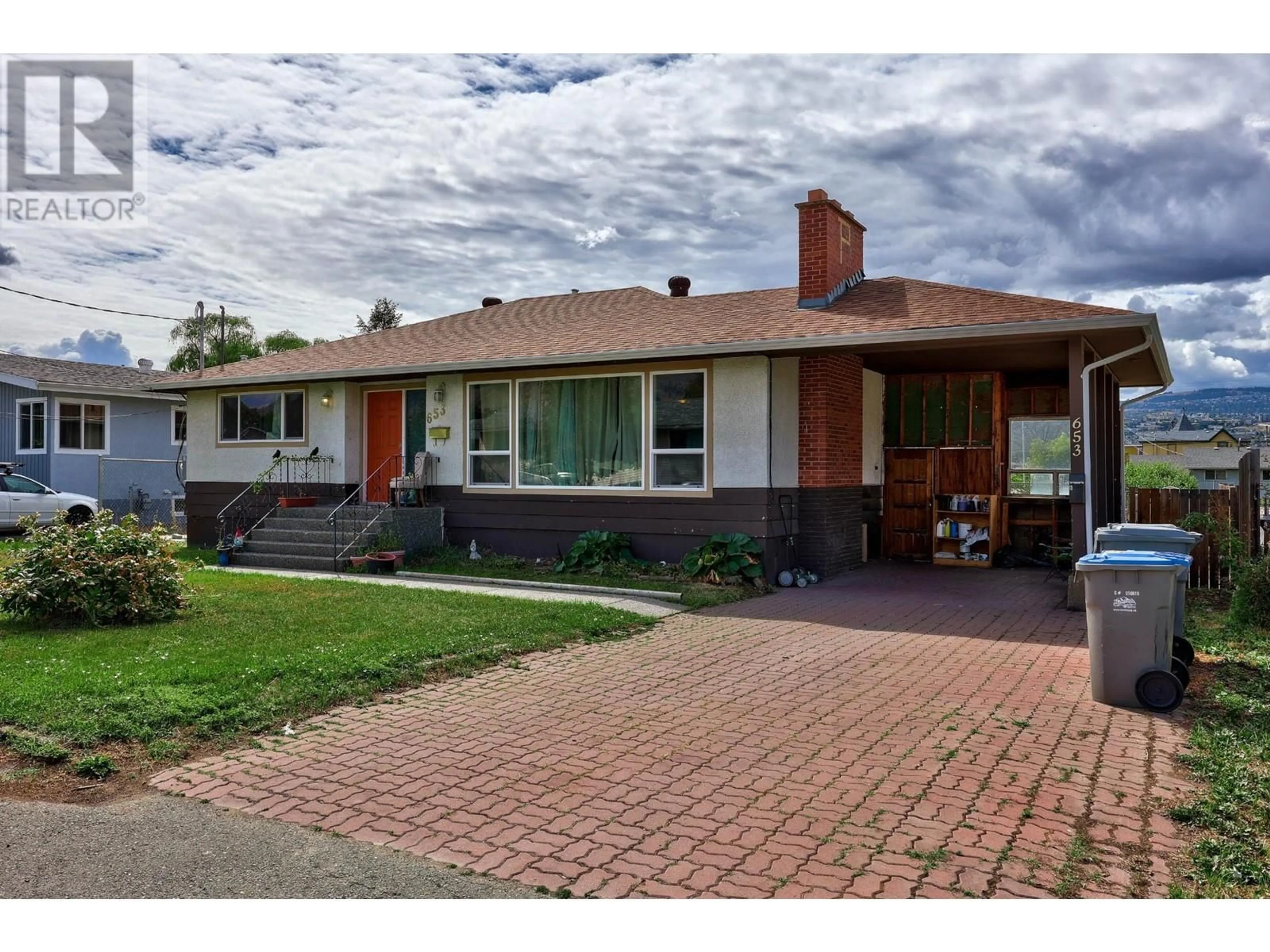 Frontside or backside of a home for 653 SYDNEY AVE, Kamloops British Columbia V2B1M6