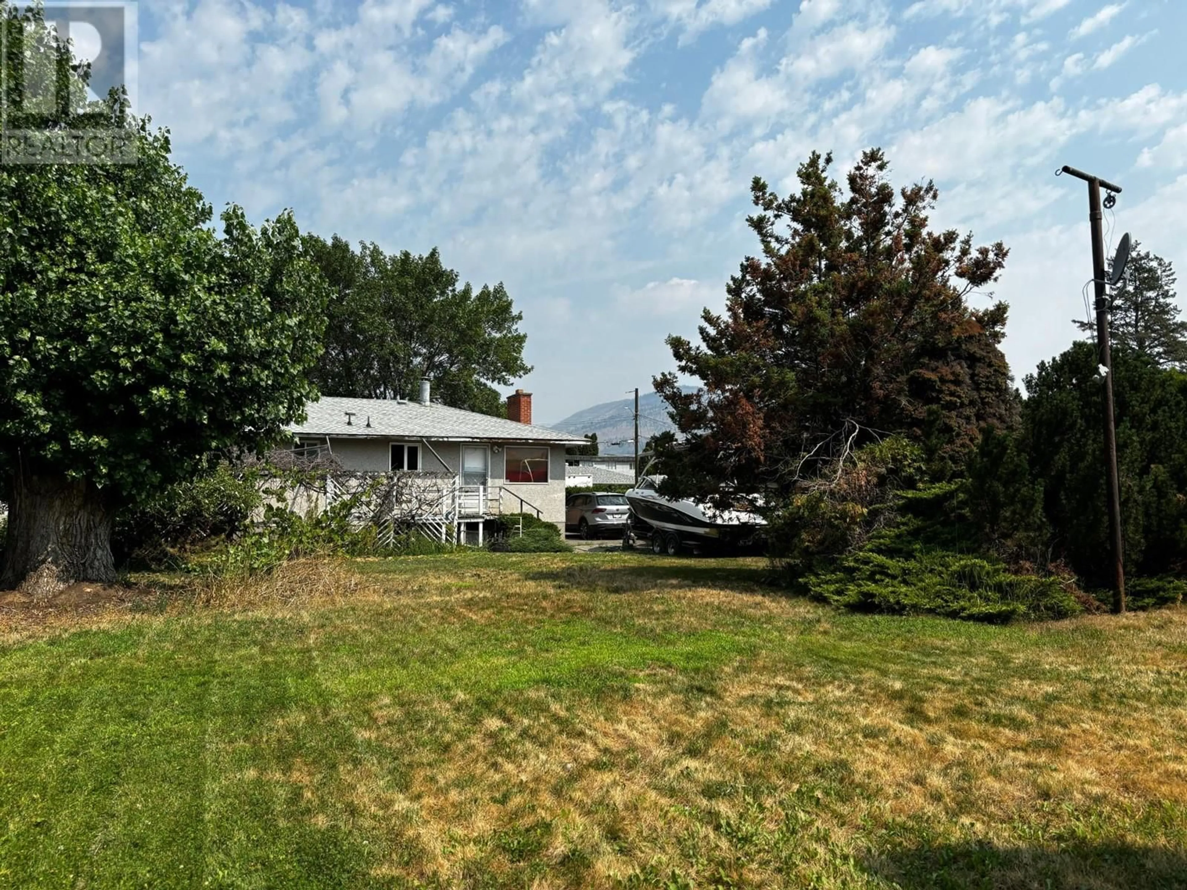 Fenced yard for 939 KIRKLAND PLACE, Kamloops British Columbia V2B3Y7