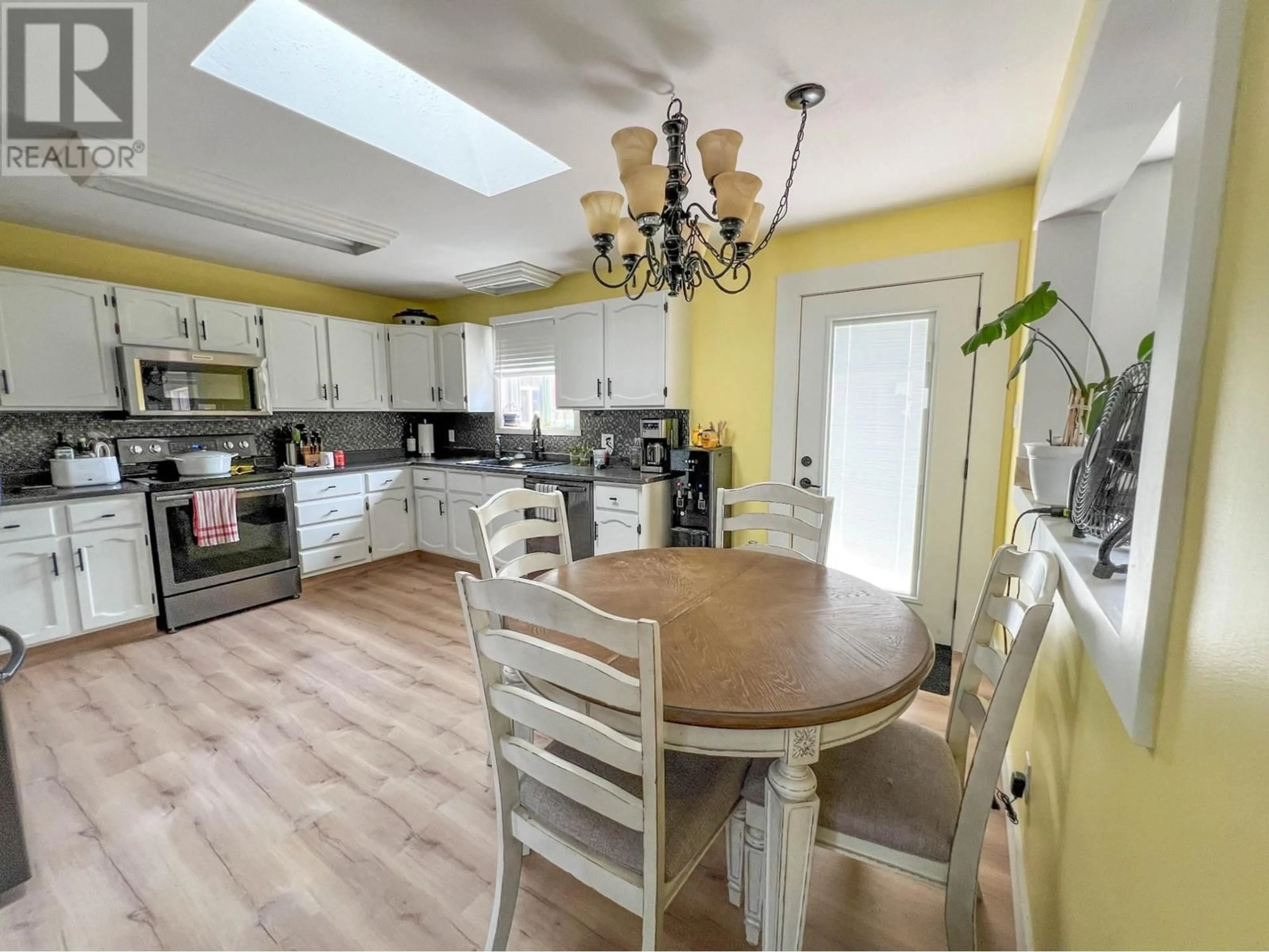 Open concept kitchen, unknown for 310 GUICHON AVENUE, Merritt British Columbia V0K1Y0