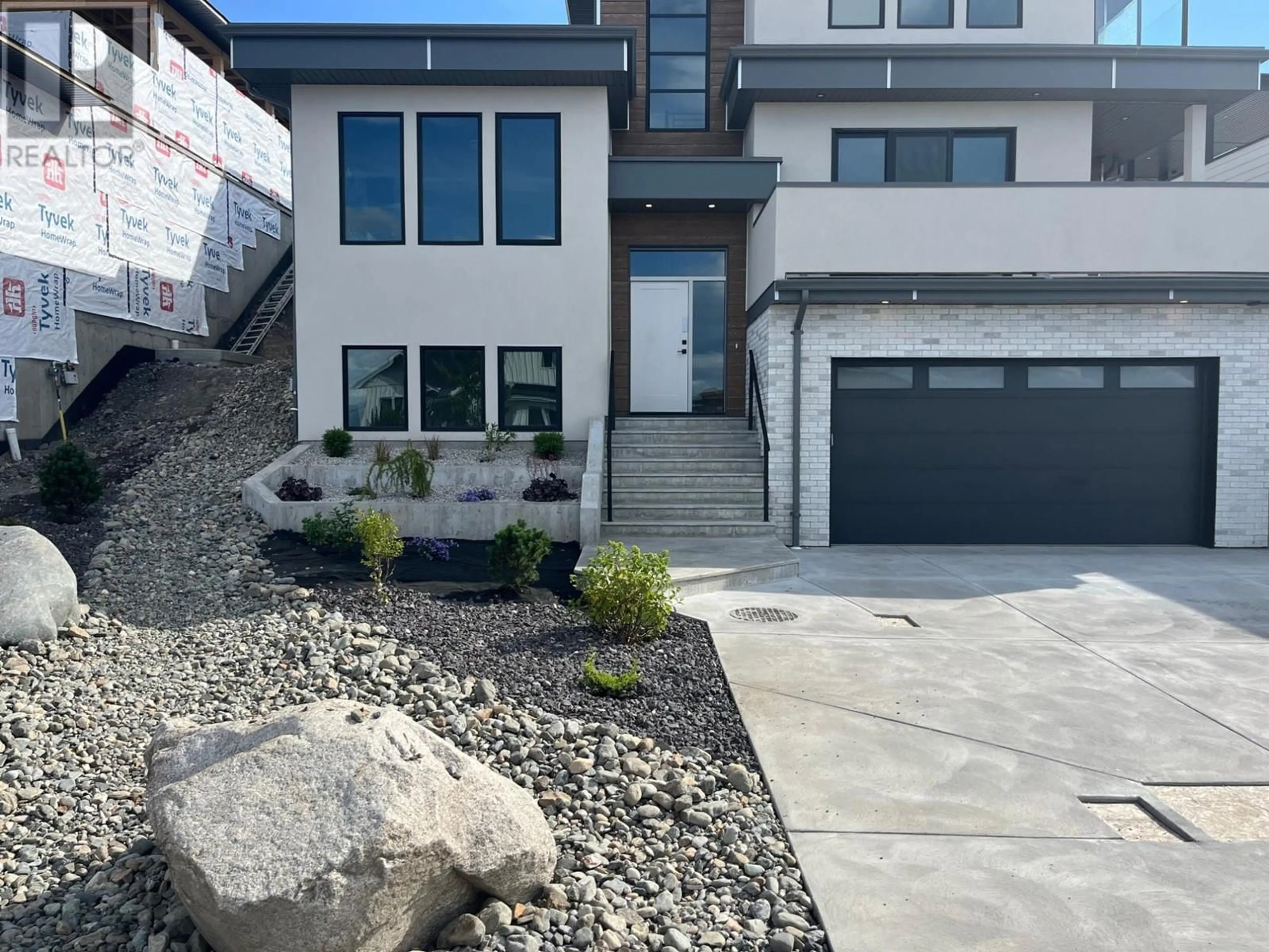 Frontside or backside of a home, the street view for 2109 LINFIELD Drive, Kamloops British Columbia V2H1T7