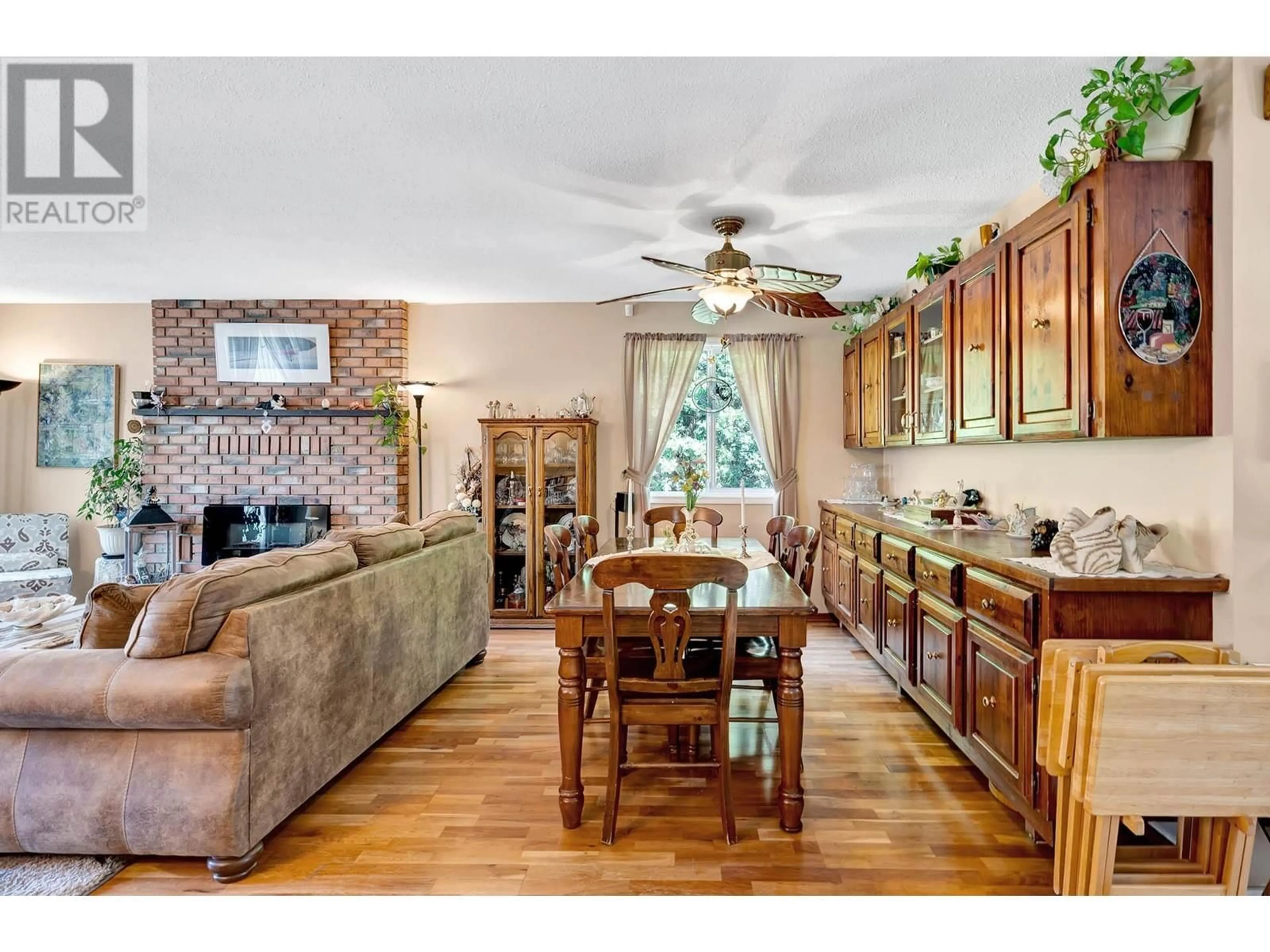 Dining room for 1580 NAPIER PLACE, Kamloops British Columbia V2B7R9