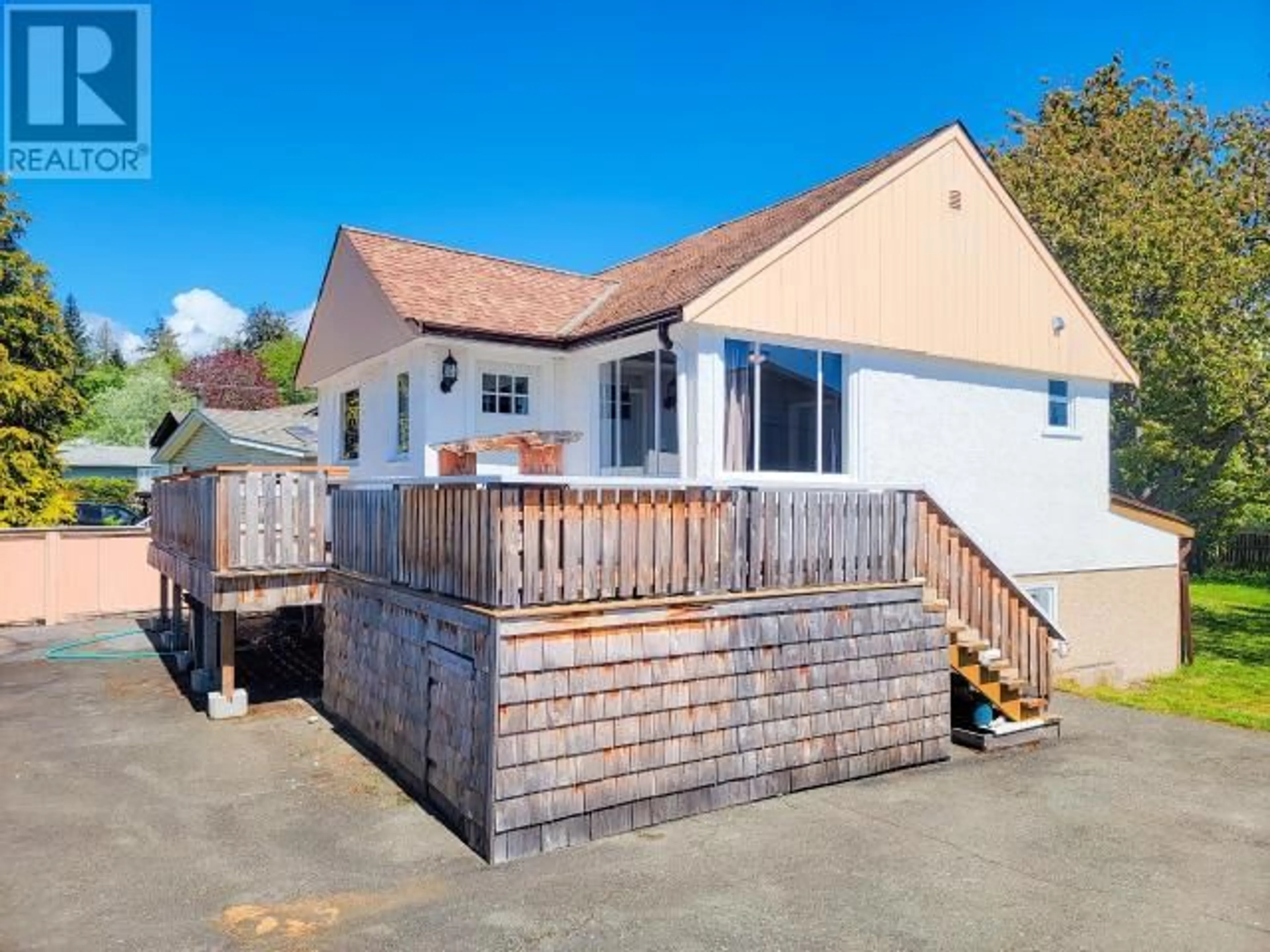 Frontside or backside of a home for 4792 QUEBEC AVE, Powell River British Columbia V8A3G7