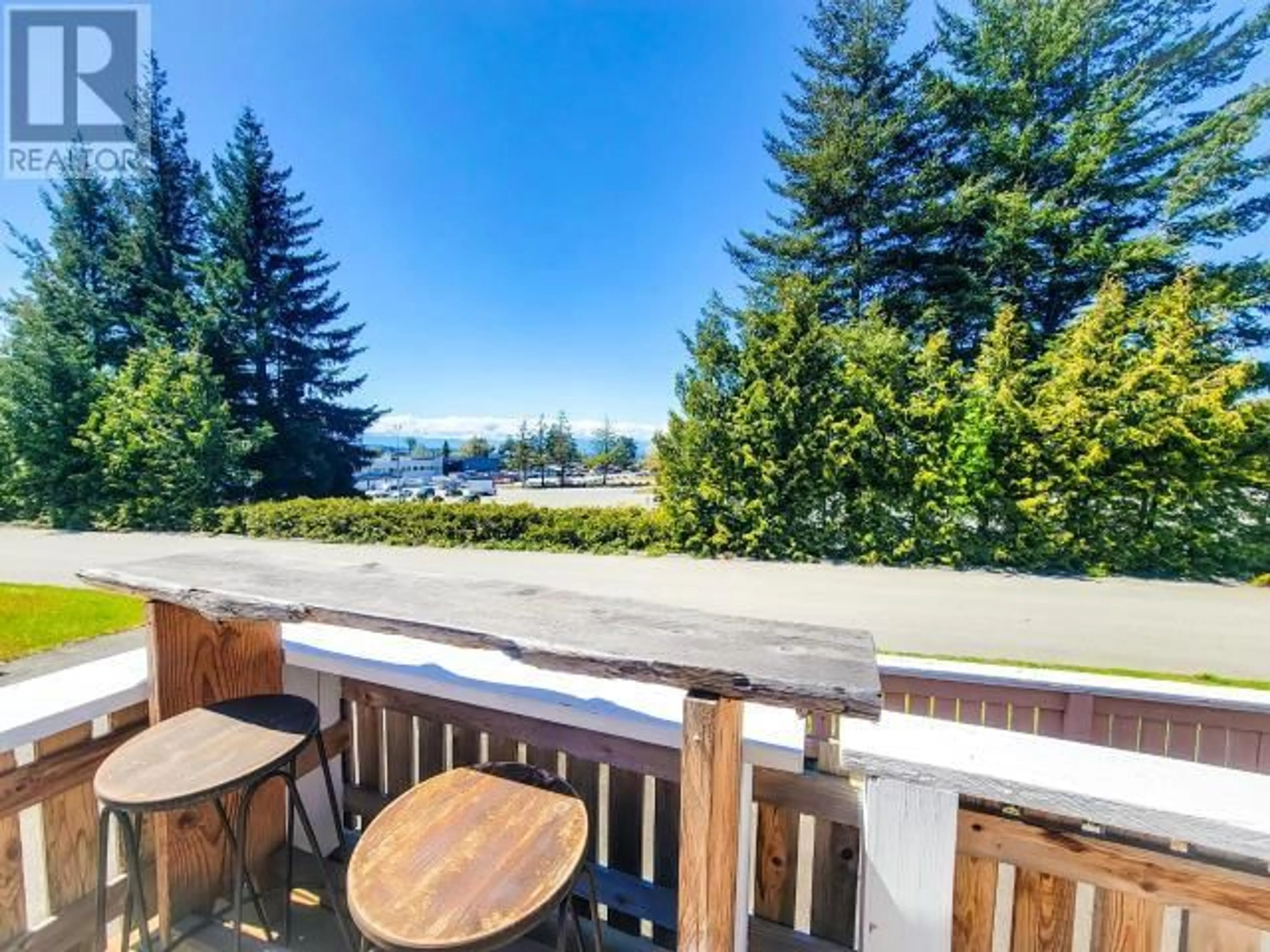 Patio for 4792 QUEBEC AVE, Powell River British Columbia V8A3G7