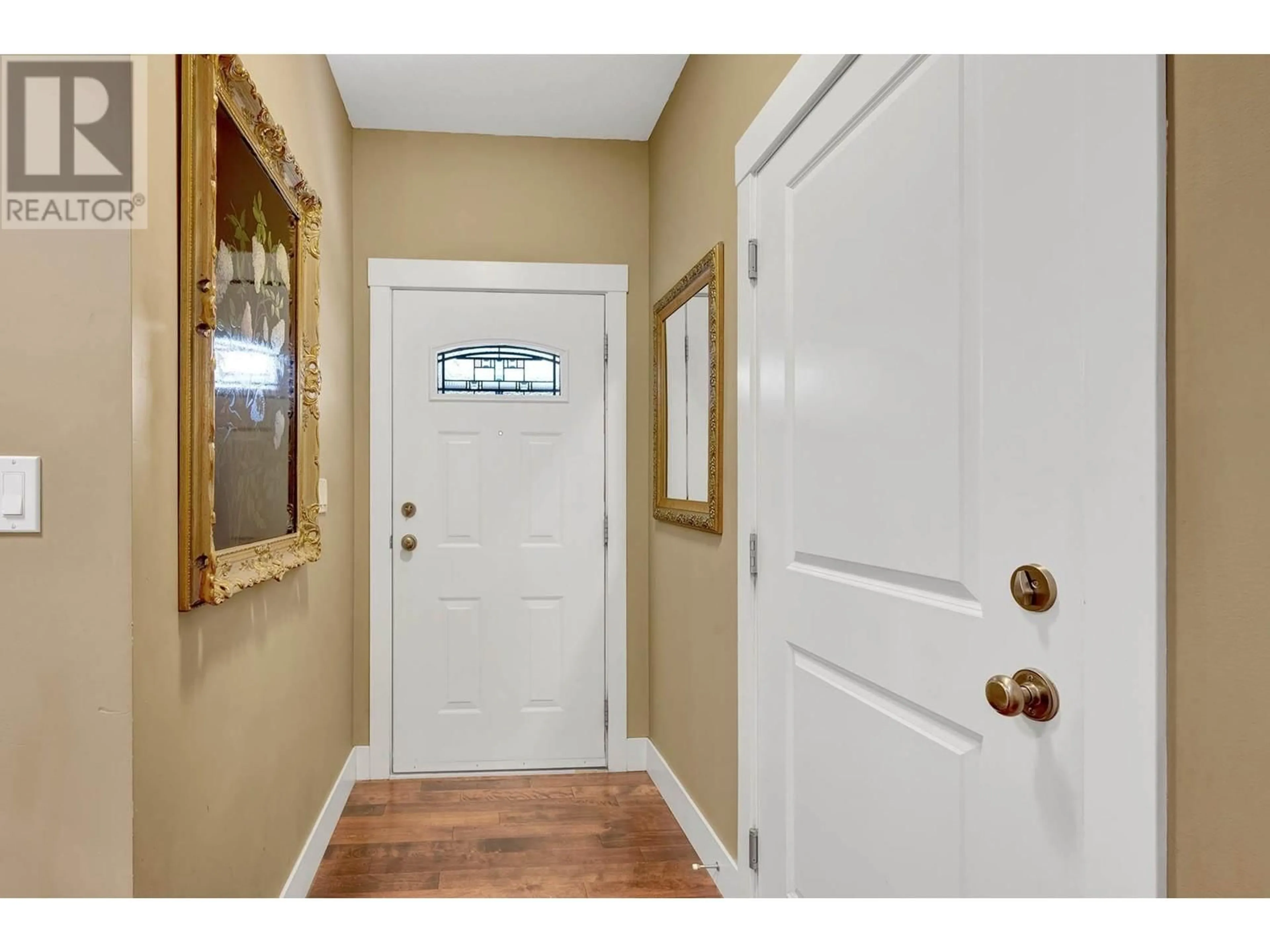 Indoor entryway for 116-2920 VALLEYVIEW DRIVE, Kamloops British Columbia V2C0A8