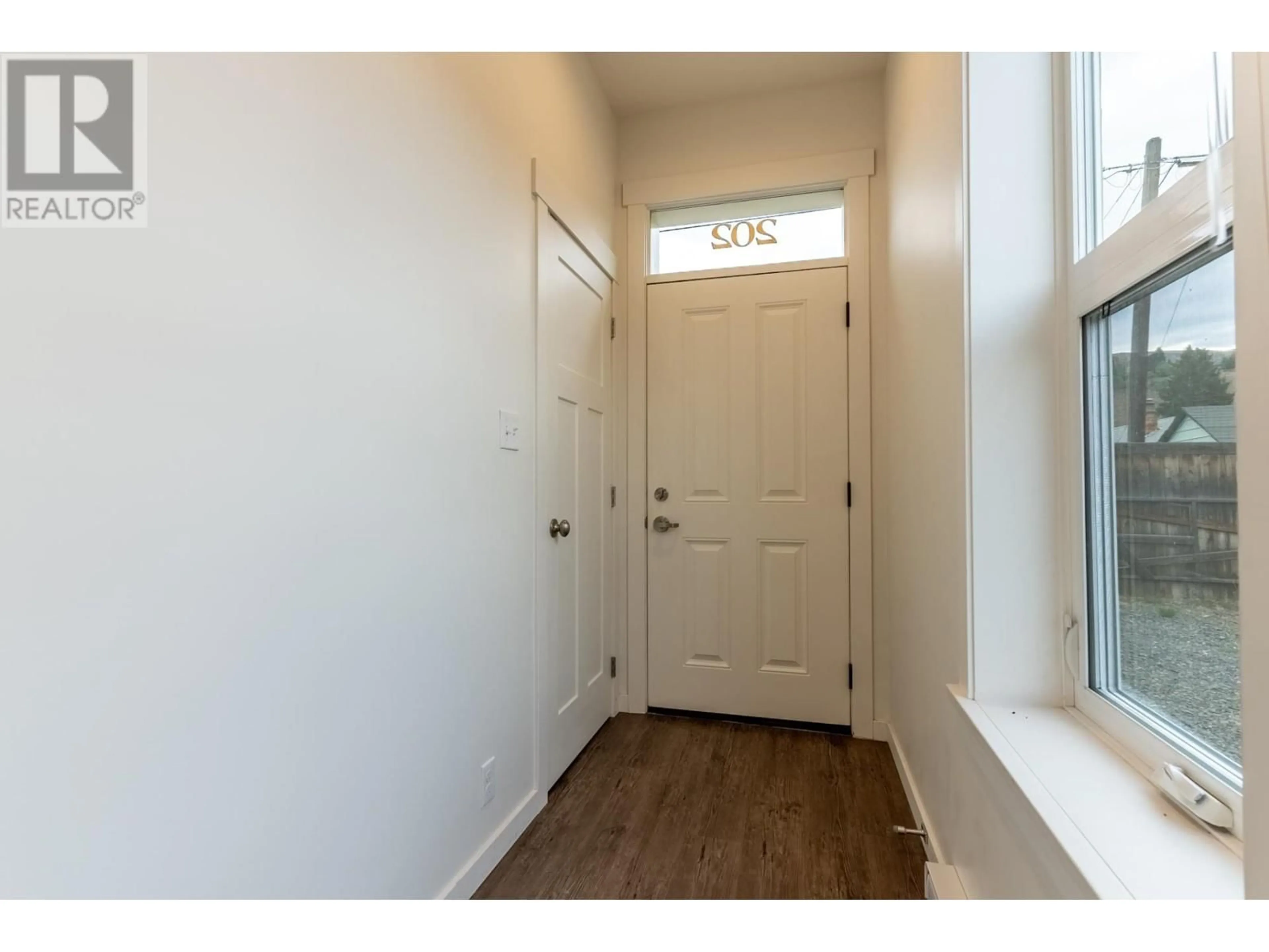 Indoor entryway, wood floors for 202 BANCROFT Street, Ashcroft British Columbia V0K1A0