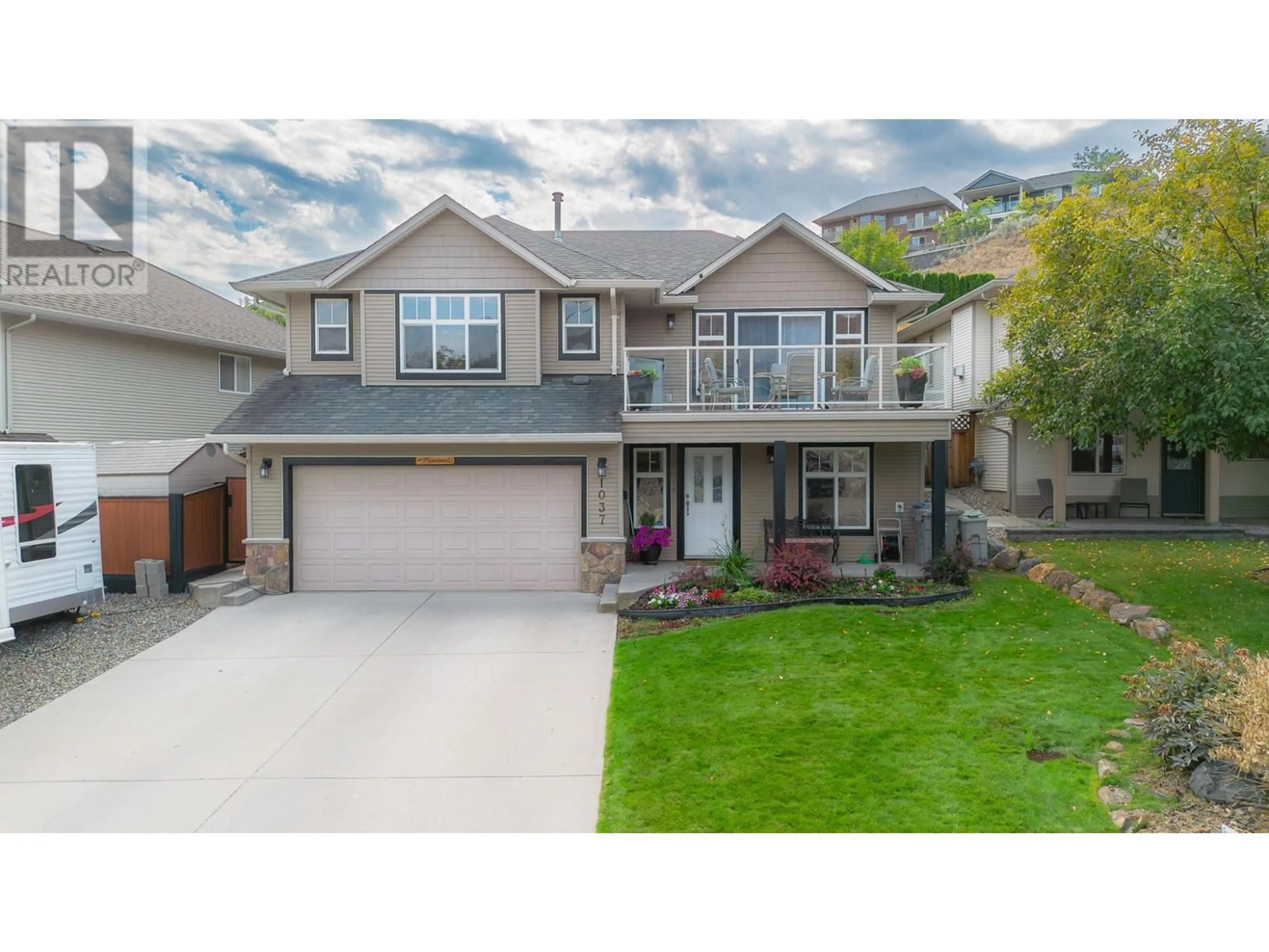 Frontside or backside of a home for 1037 RAVEN CRES, Kamloops British Columbia V2B8P1