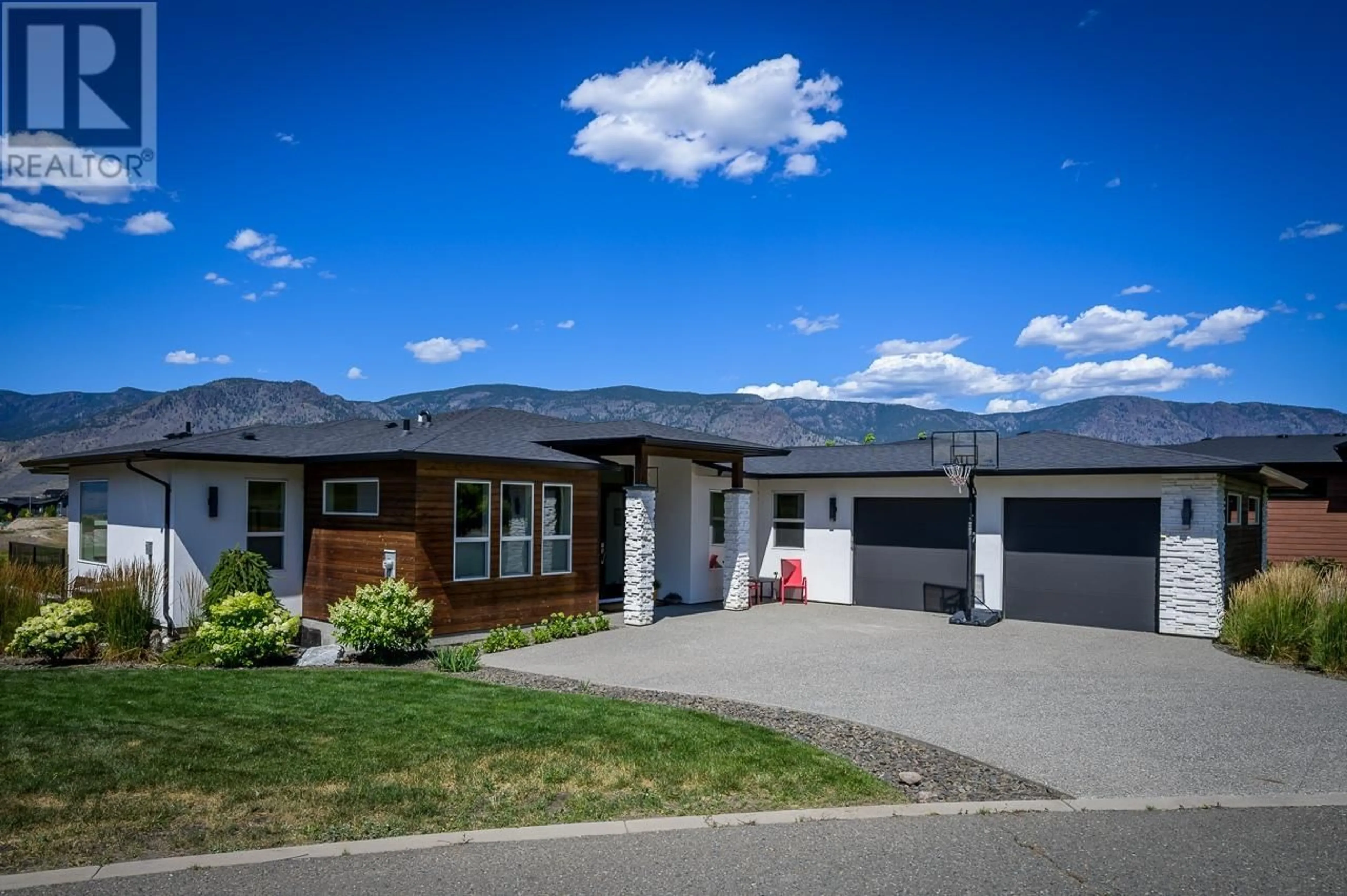 Frontside or backside of a home for 196 RUE CHEVAL NOIR, Tobiano British Columbia V1S0B3