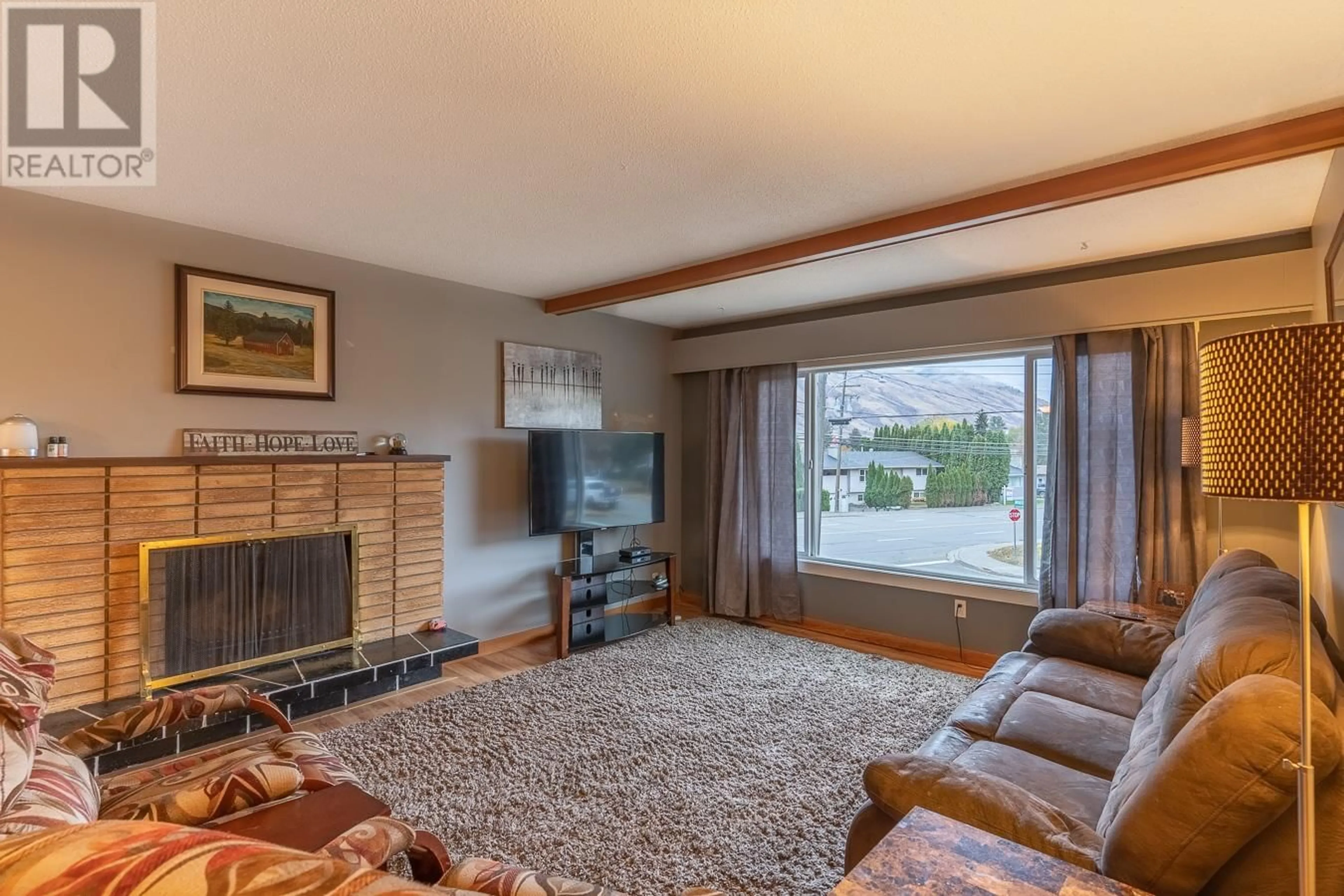 Living room for 808 ORCREST DRIVE, Kamloops British Columbia