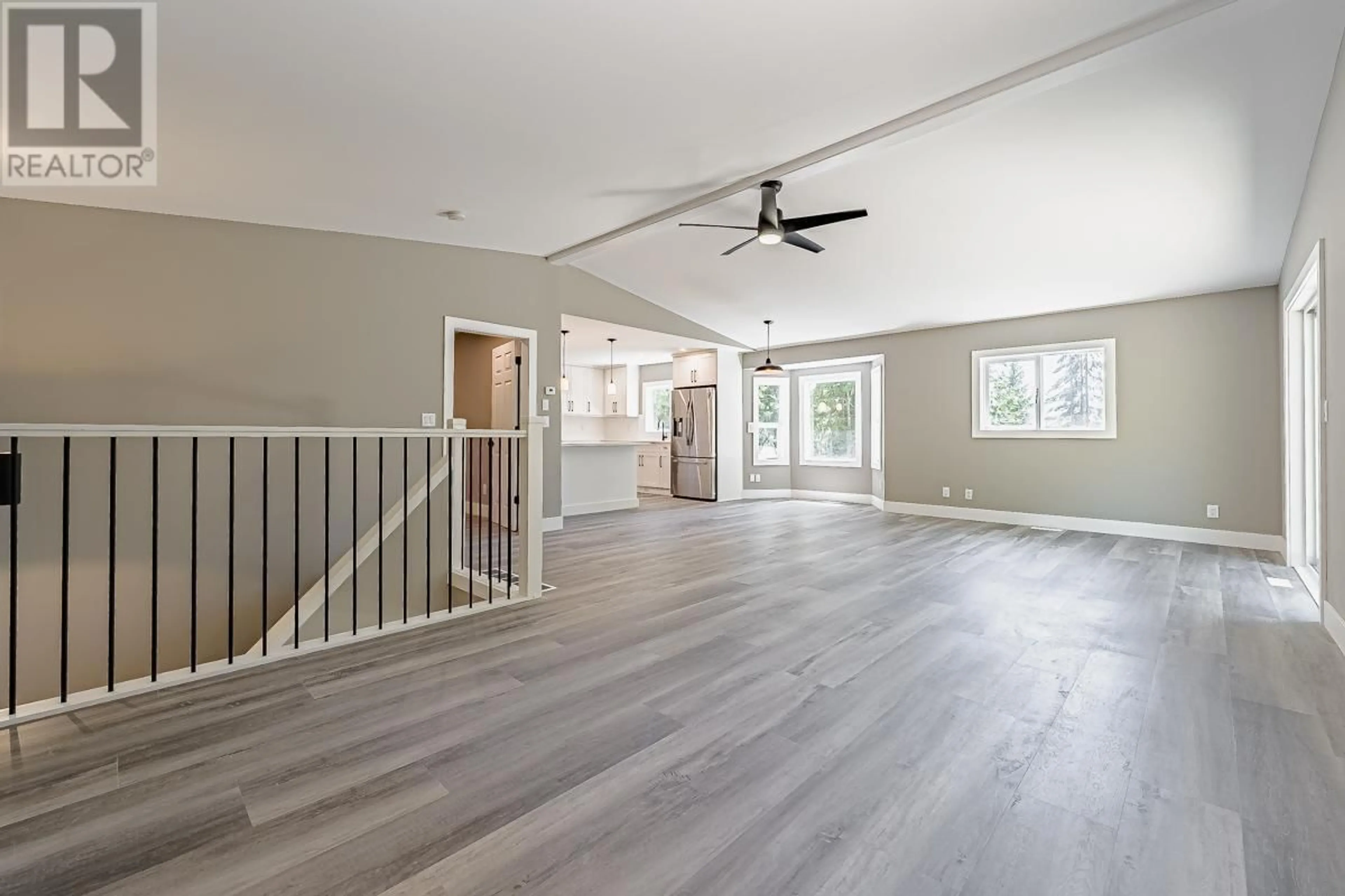 Indoor entryway, wood floors for 7430 CROWFOOT Drive, North Shuswap British Columbia V0E1M8