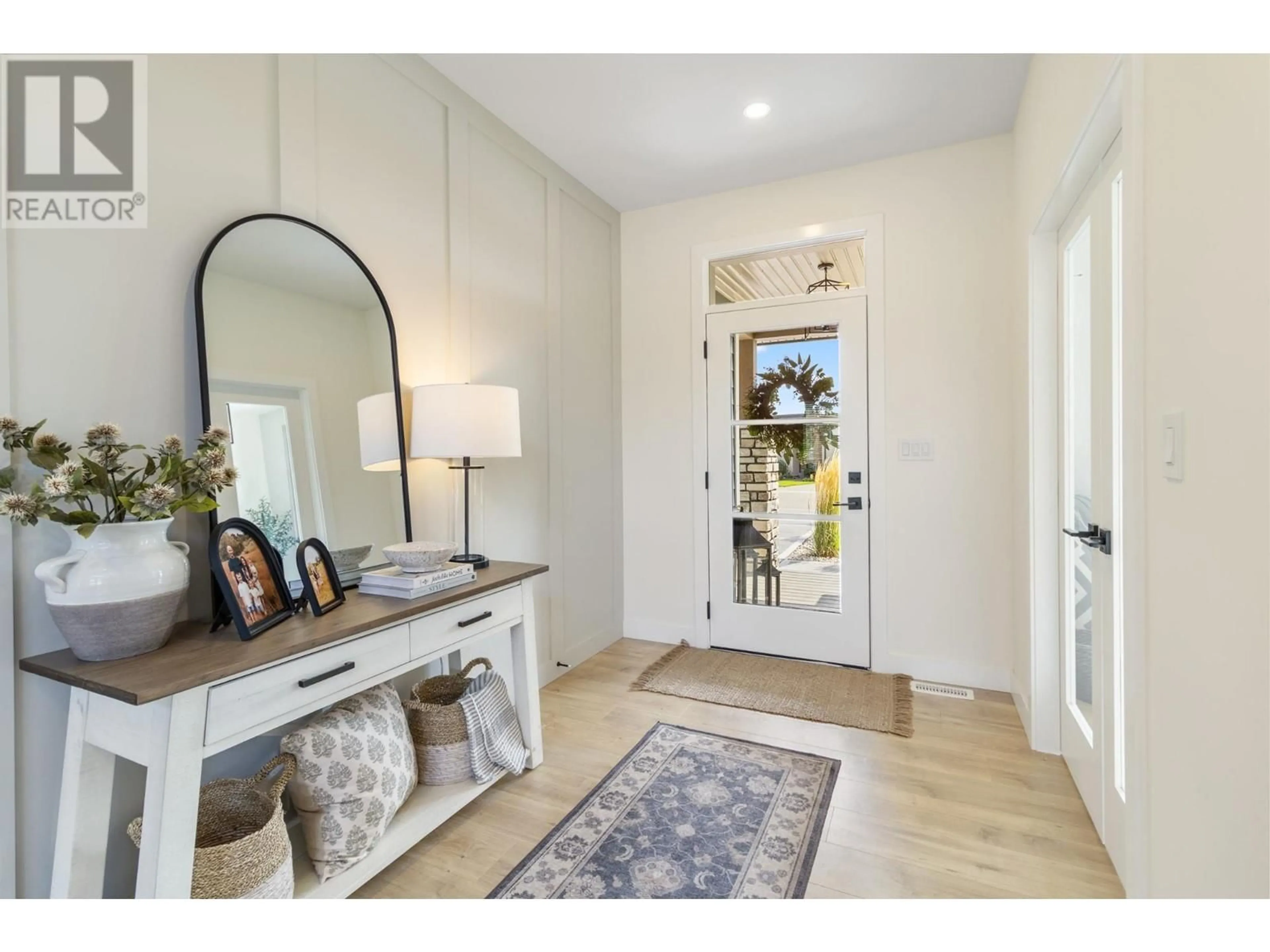 Indoor entryway for 115 RANCHLANDS COURT, Tobiano British Columbia V1S0G2