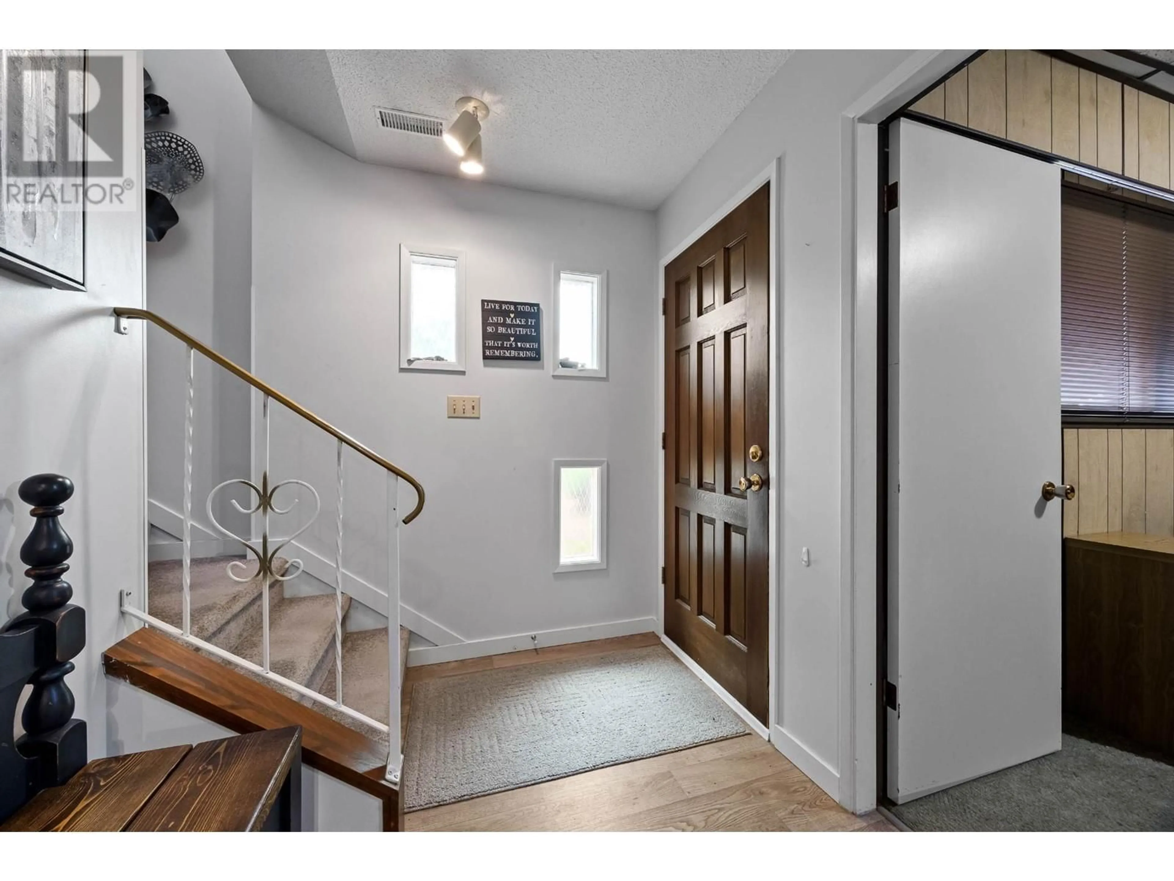 Indoor entryway for 525 BLANCHE STREET, Kamloops British Columbia