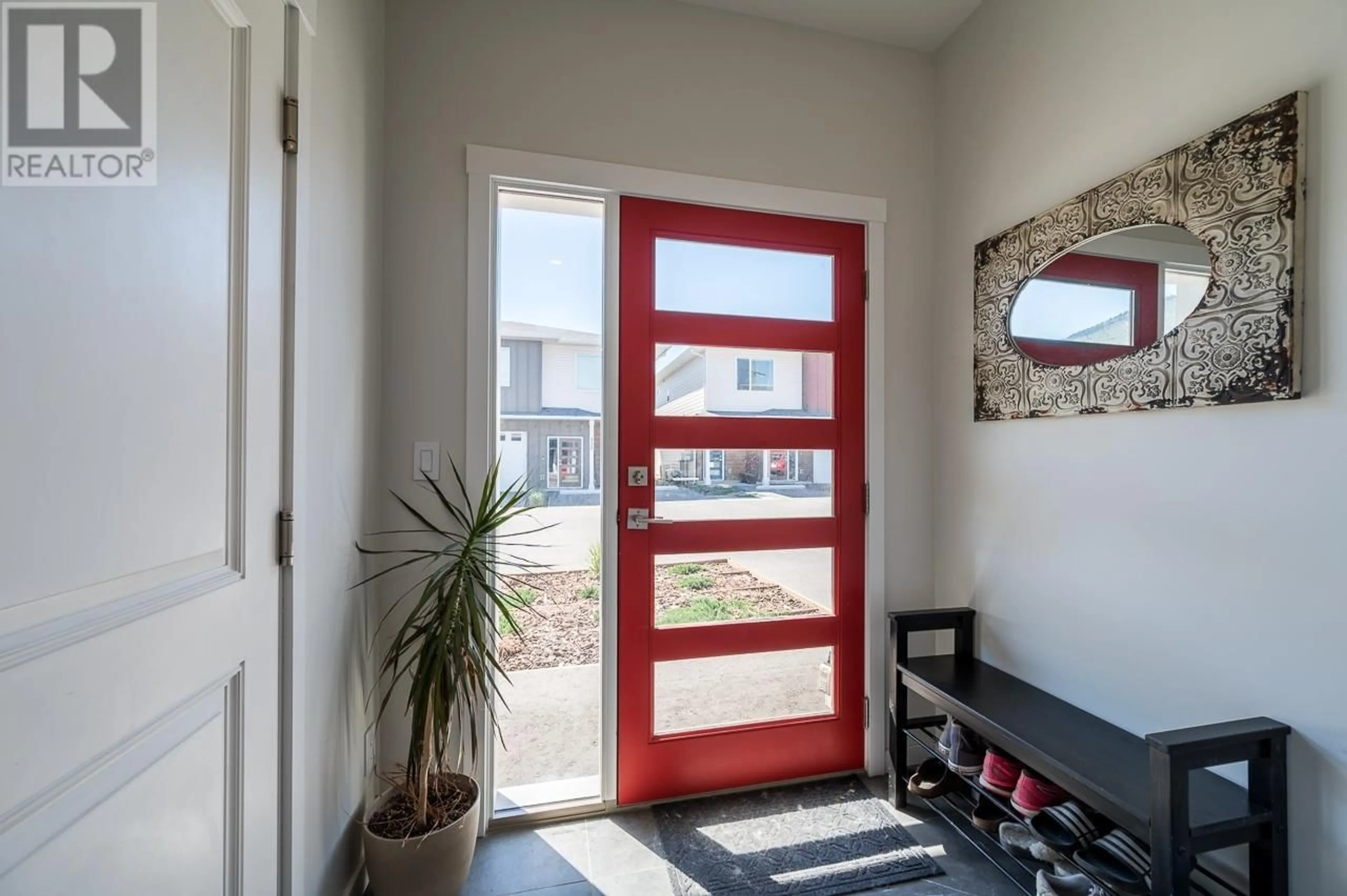 Indoor entryway, wood floors for 2925 WESTSYDE Road Unit# 115, Kamloops British Columbia V2B0J8