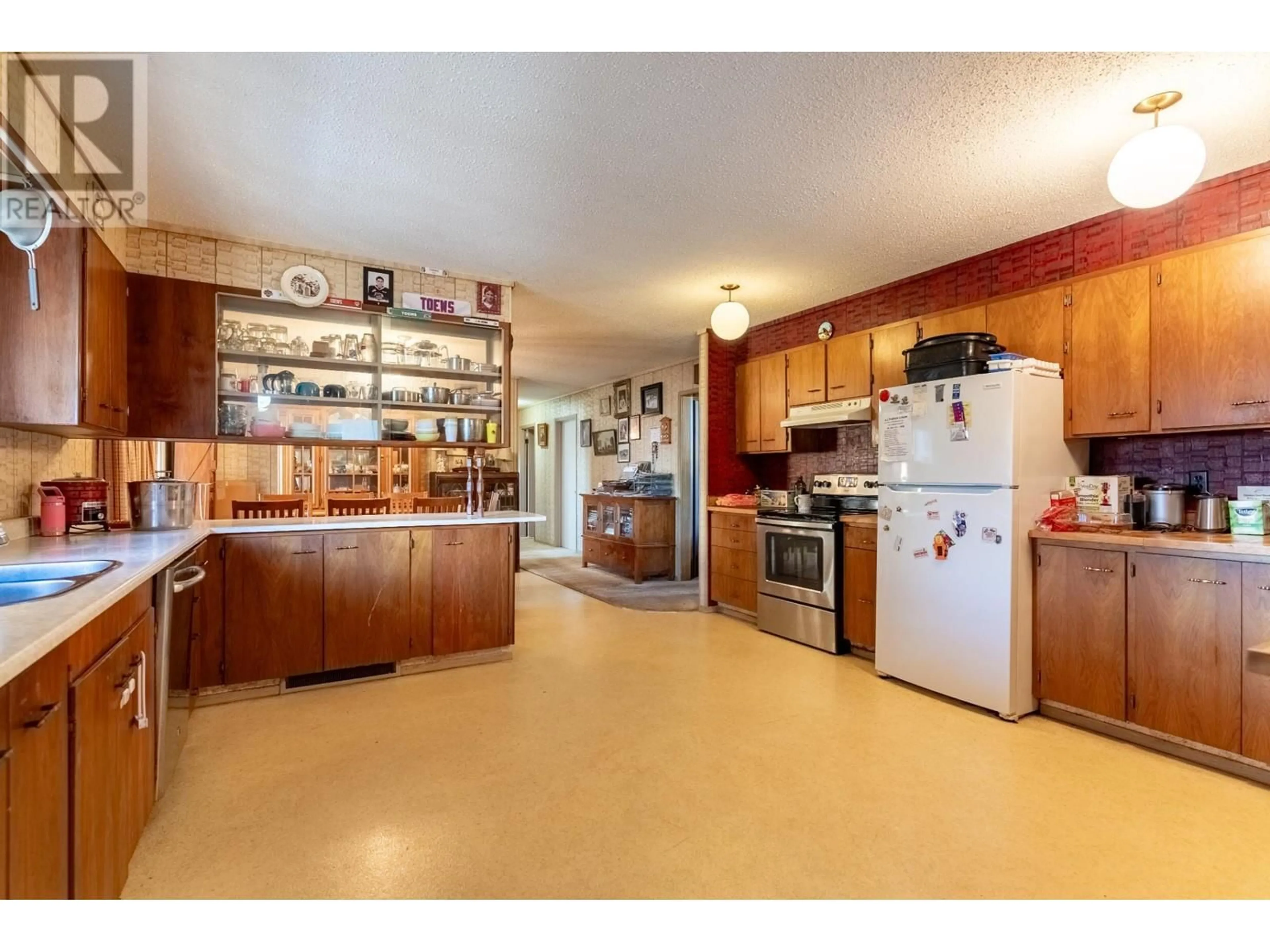 Kitchen for 535 ARBUTUS STREET, Chase British Columbia V0E1M0