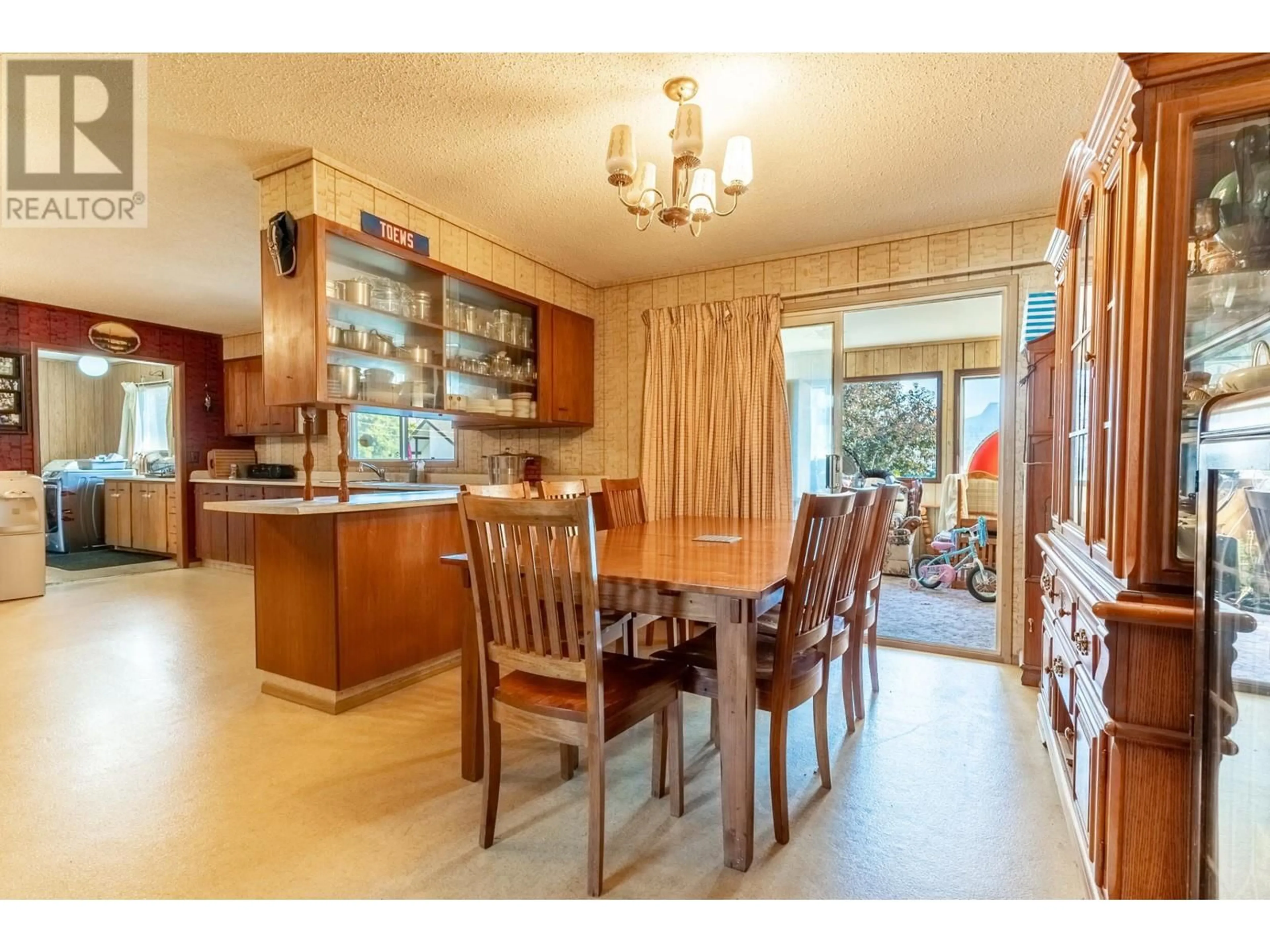 Dining room, wood floors, cottage for 535 ARBUTUS Street, Chase British Columbia V0E1M0