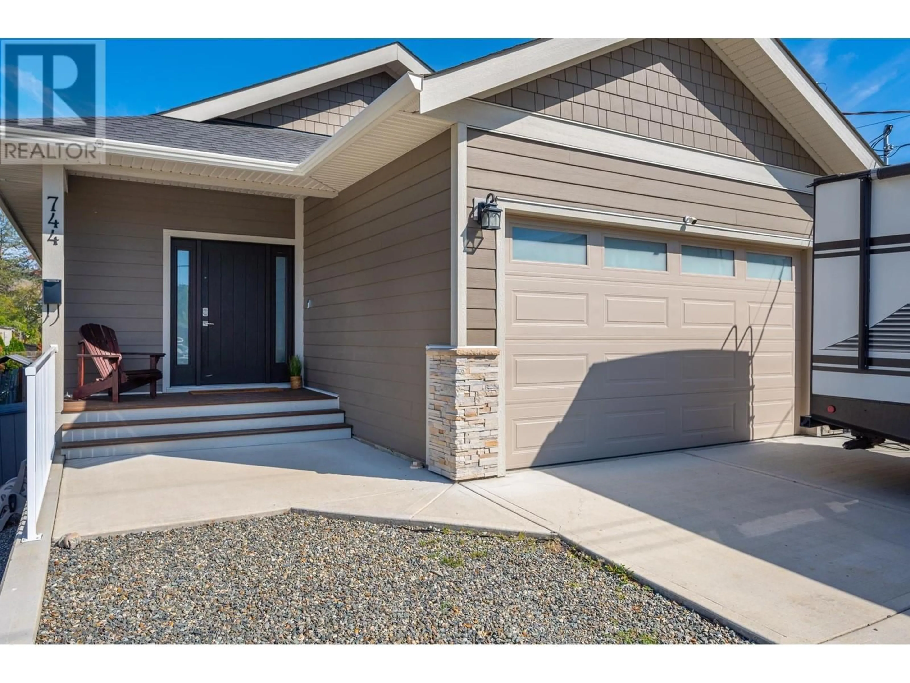 Home with vinyl exterior material for 744 LYNE ROAD, Kamloops British Columbia V2B6N8