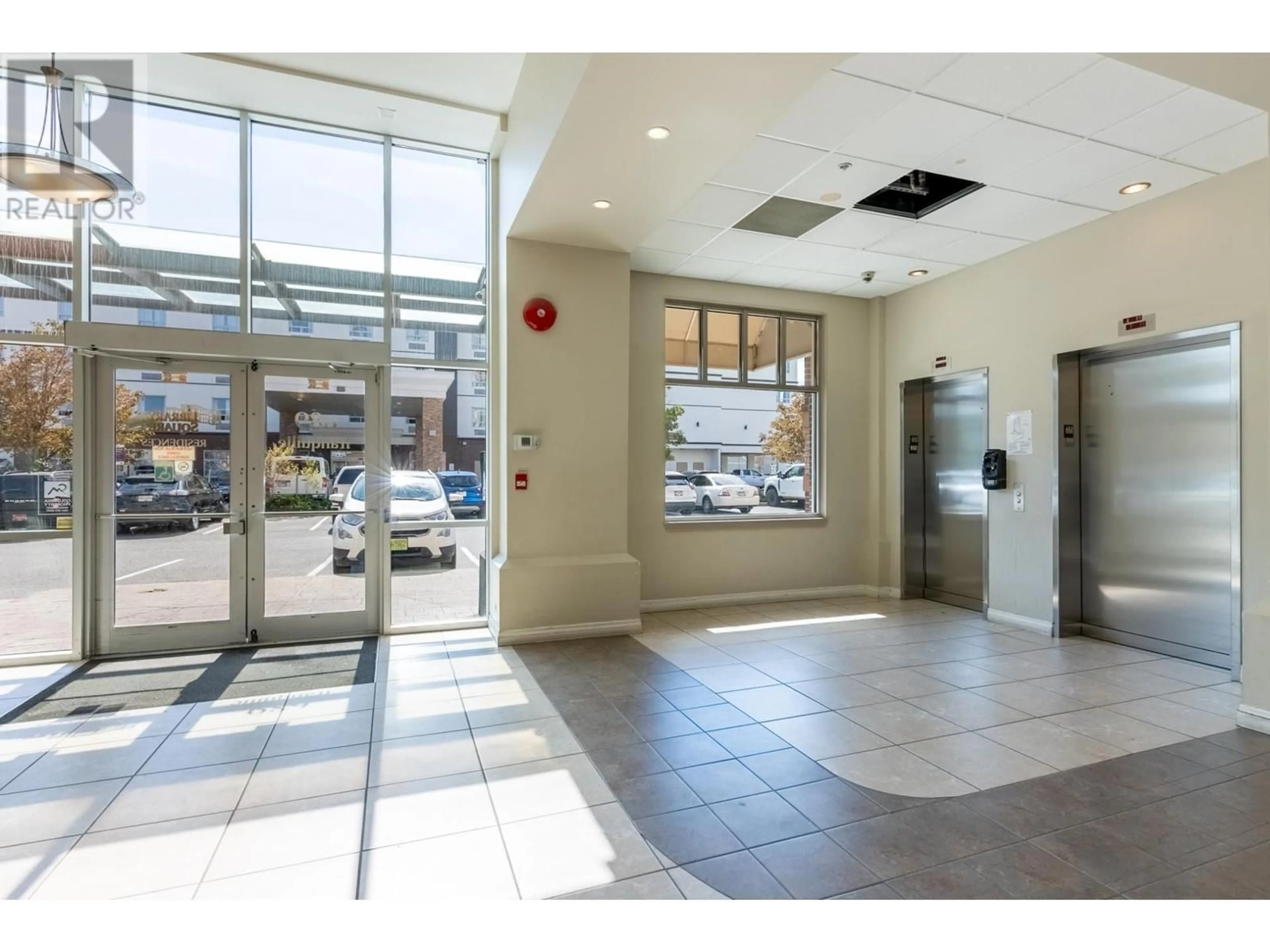 Indoor foyer, ceramic floors for 689 TRANQUILLE Road Unit# 612, Kamloops British Columbia V2B0C7