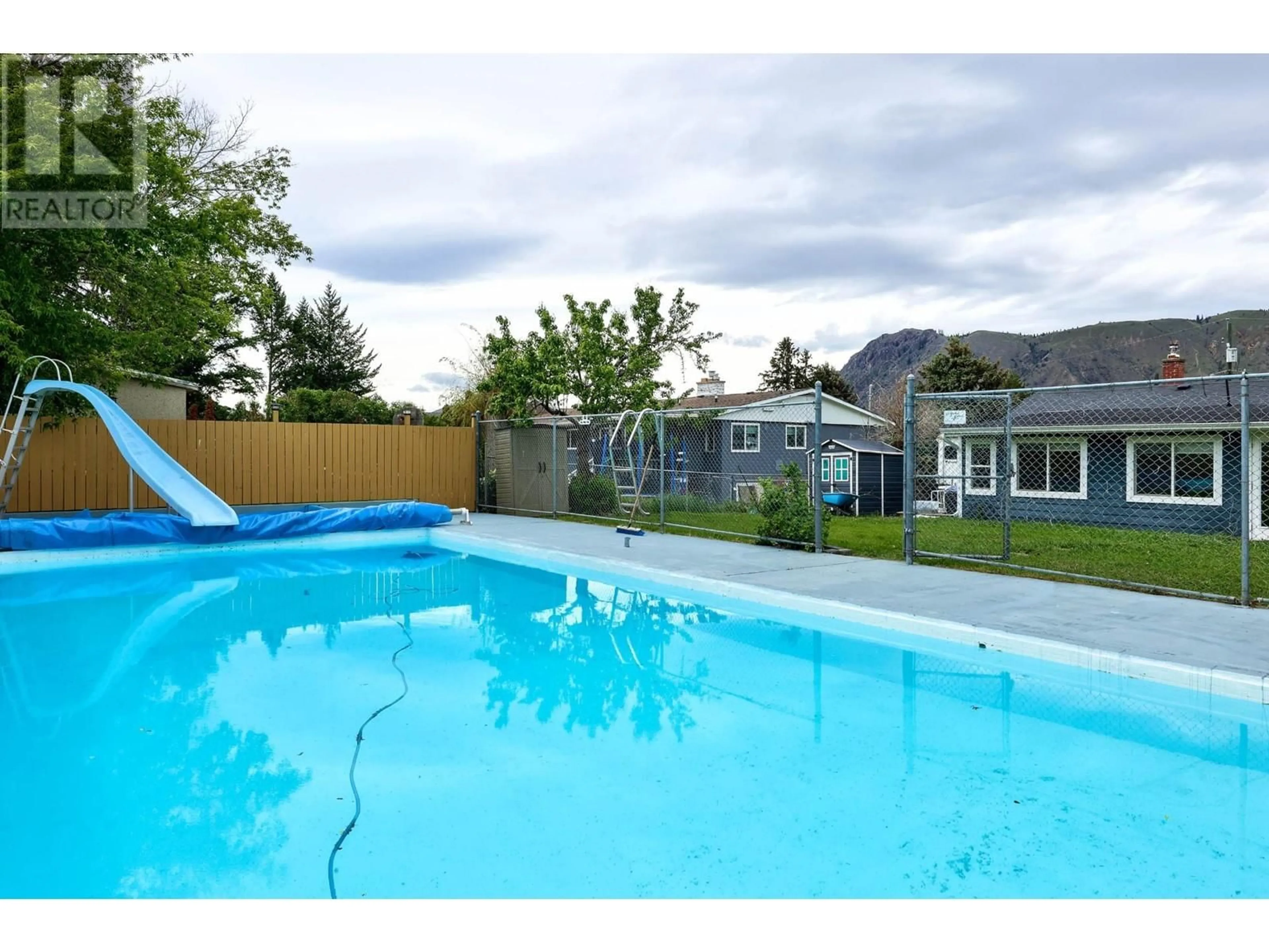 Indoor or outdoor pool for 1753 KNOLLWOOD Crescent, Kamloops British Columbia v2c4m3