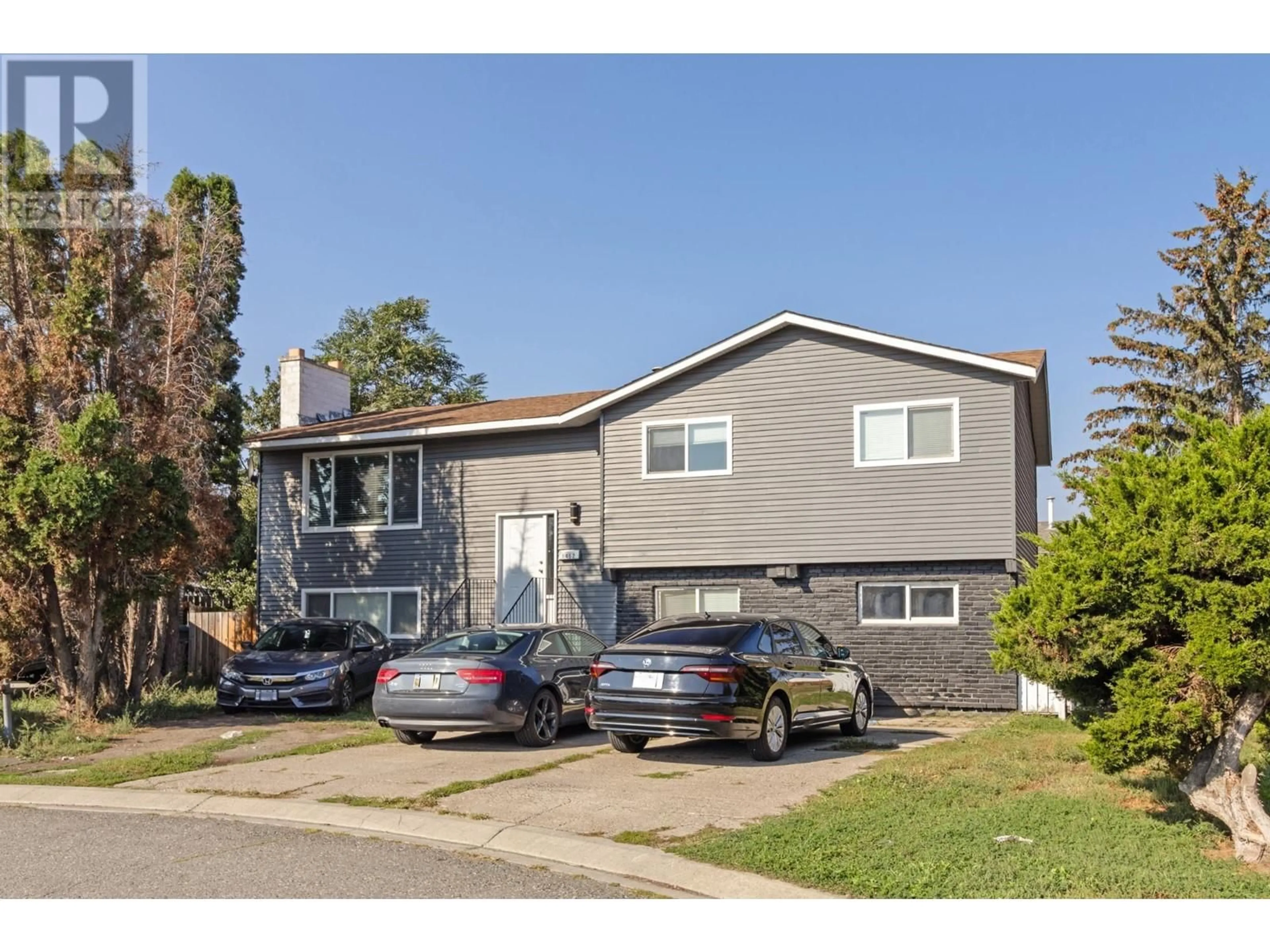 Frontside or backside of a home for 1452 STRATFORD PLACE, Kamloops British Columbia