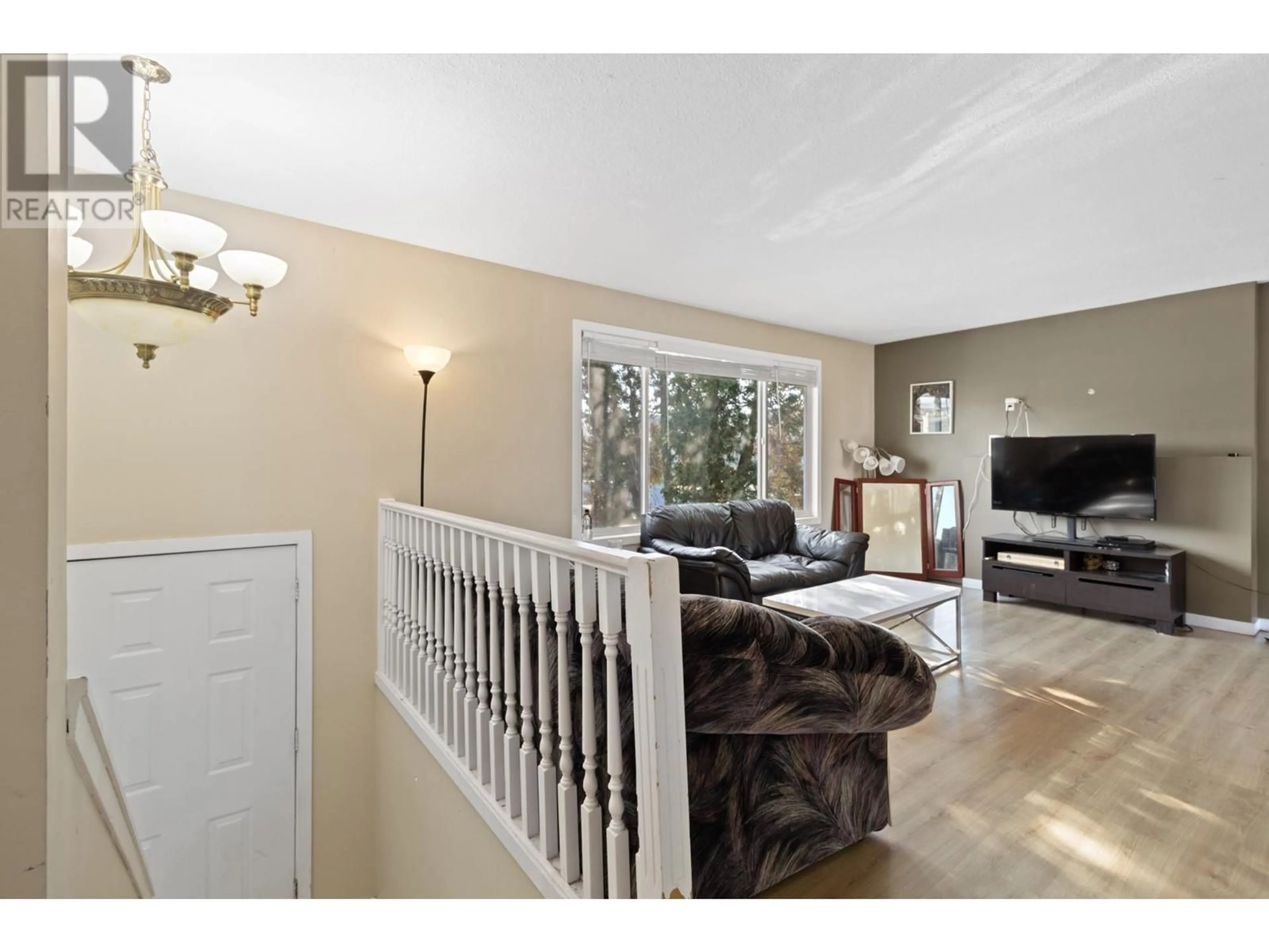 Living room for 1452 STRATFORD PLACE, Kamloops British Columbia