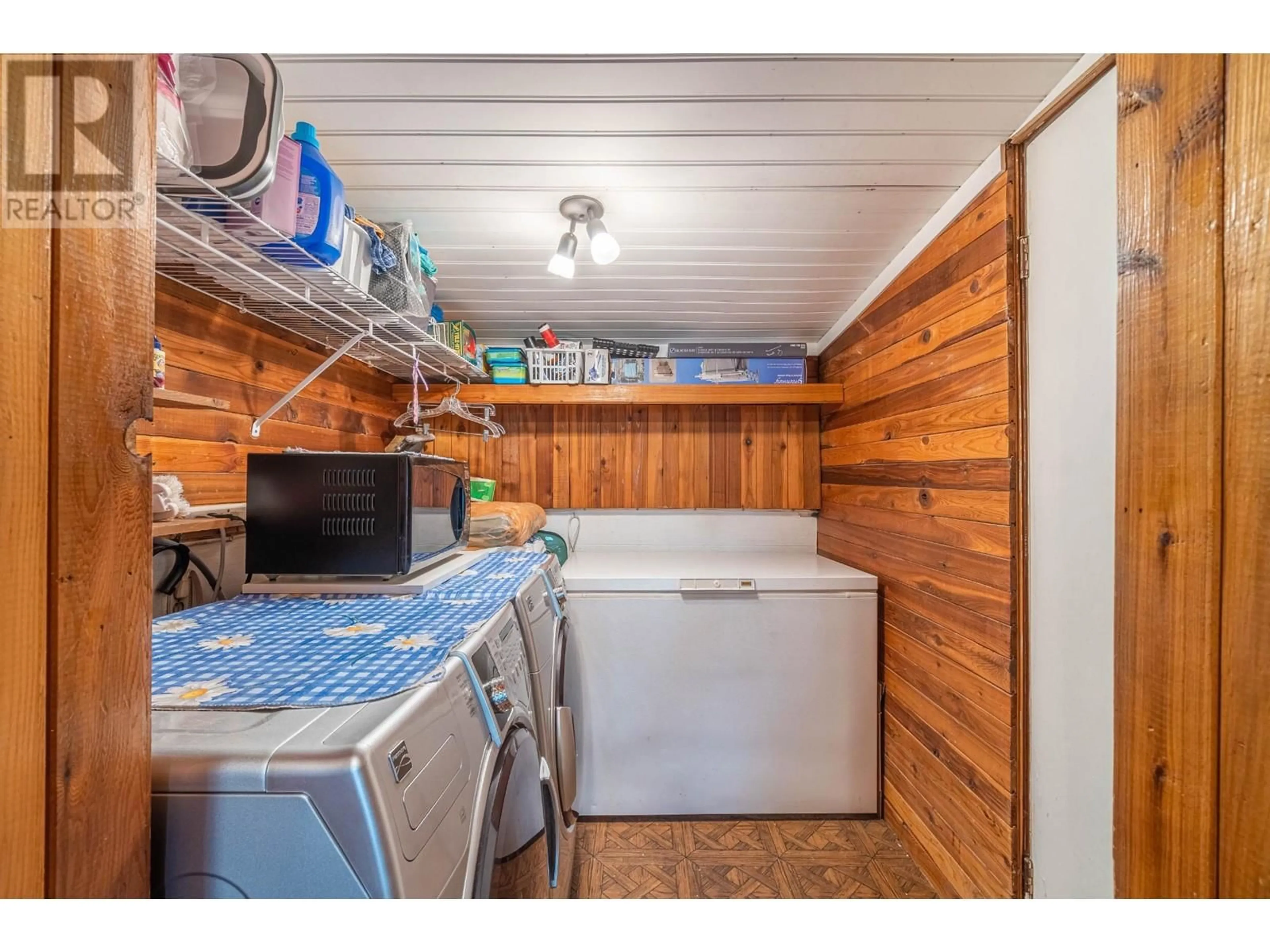 Laundry room for 2044 PAUL LAKE Road, Kamloops British Columbia V2H1N8