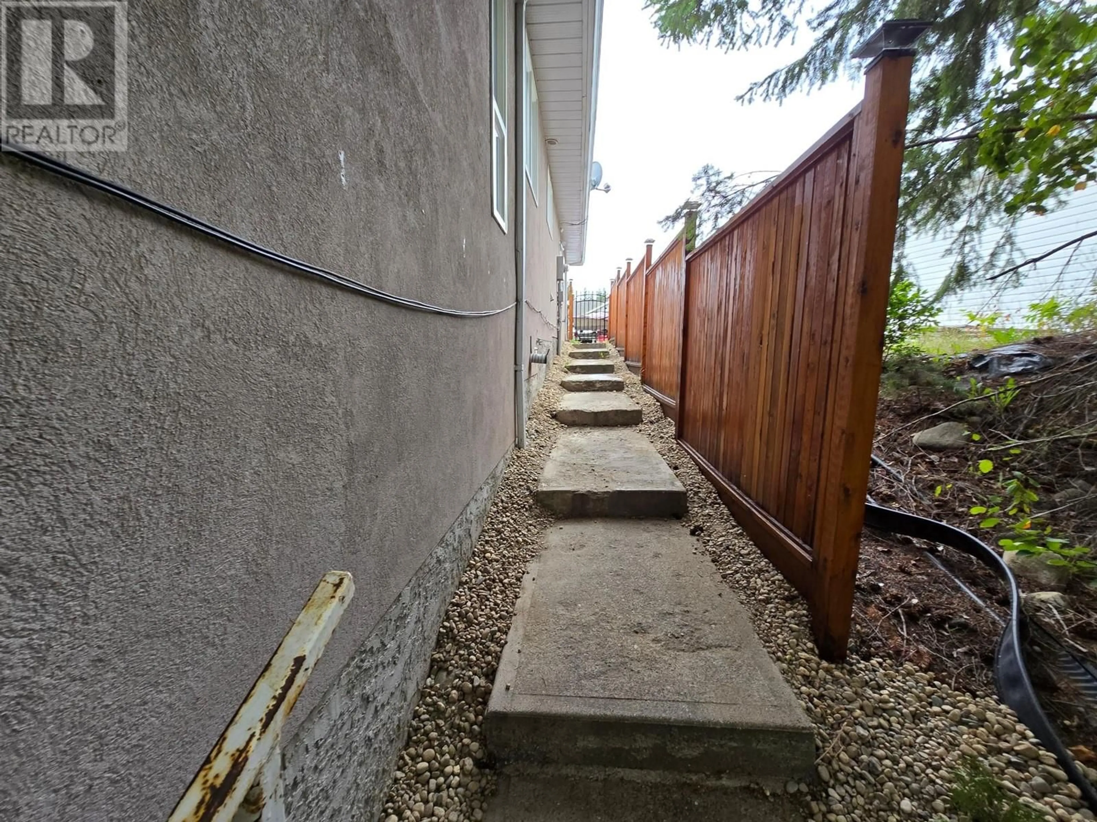 Stairs for 233 BLAIR Place, Clearwater British Columbia V0E1N1