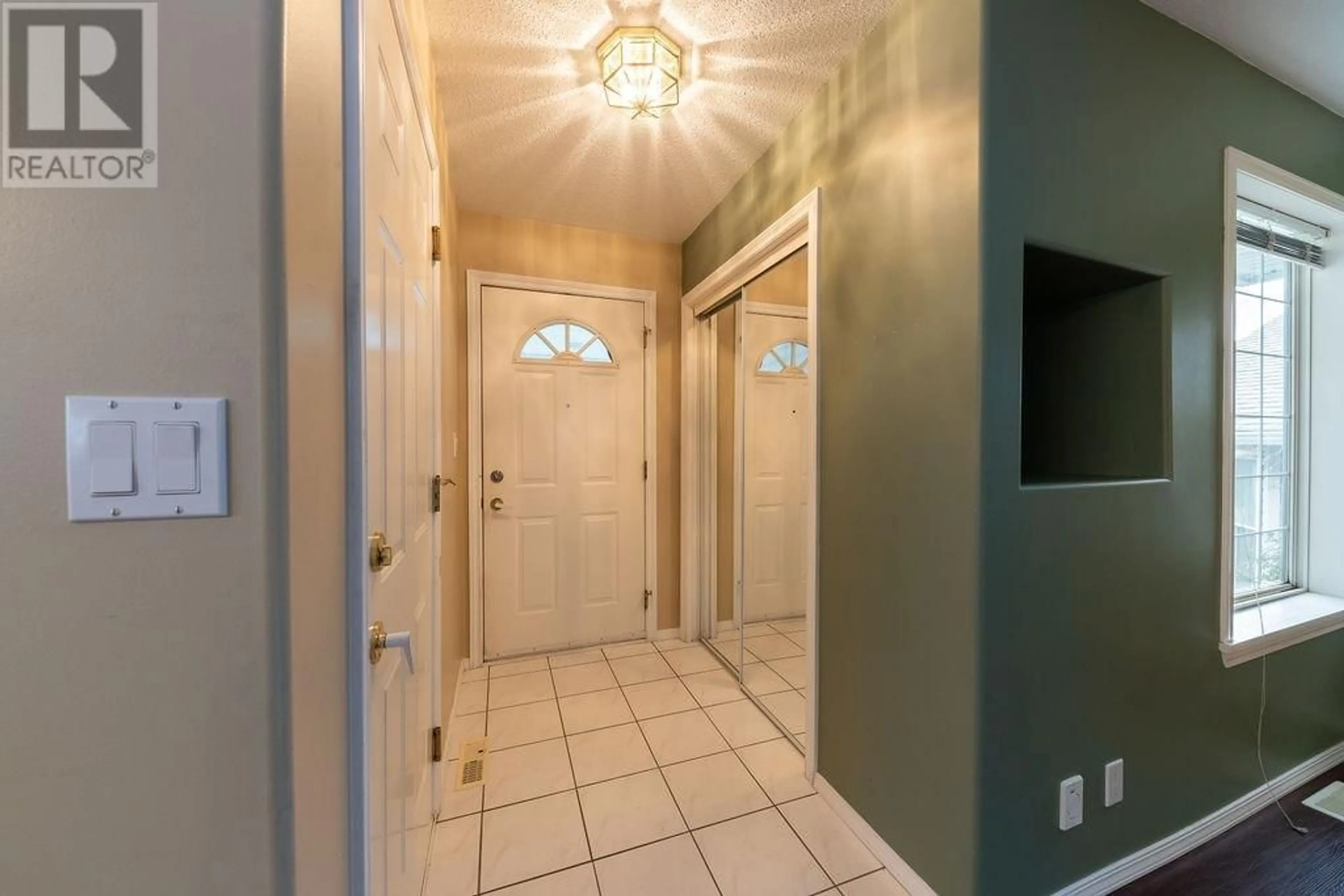 Indoor entryway, wood floors for 1762 LODGEPOLE Drive, Kamloops British Columbia V1S1X6