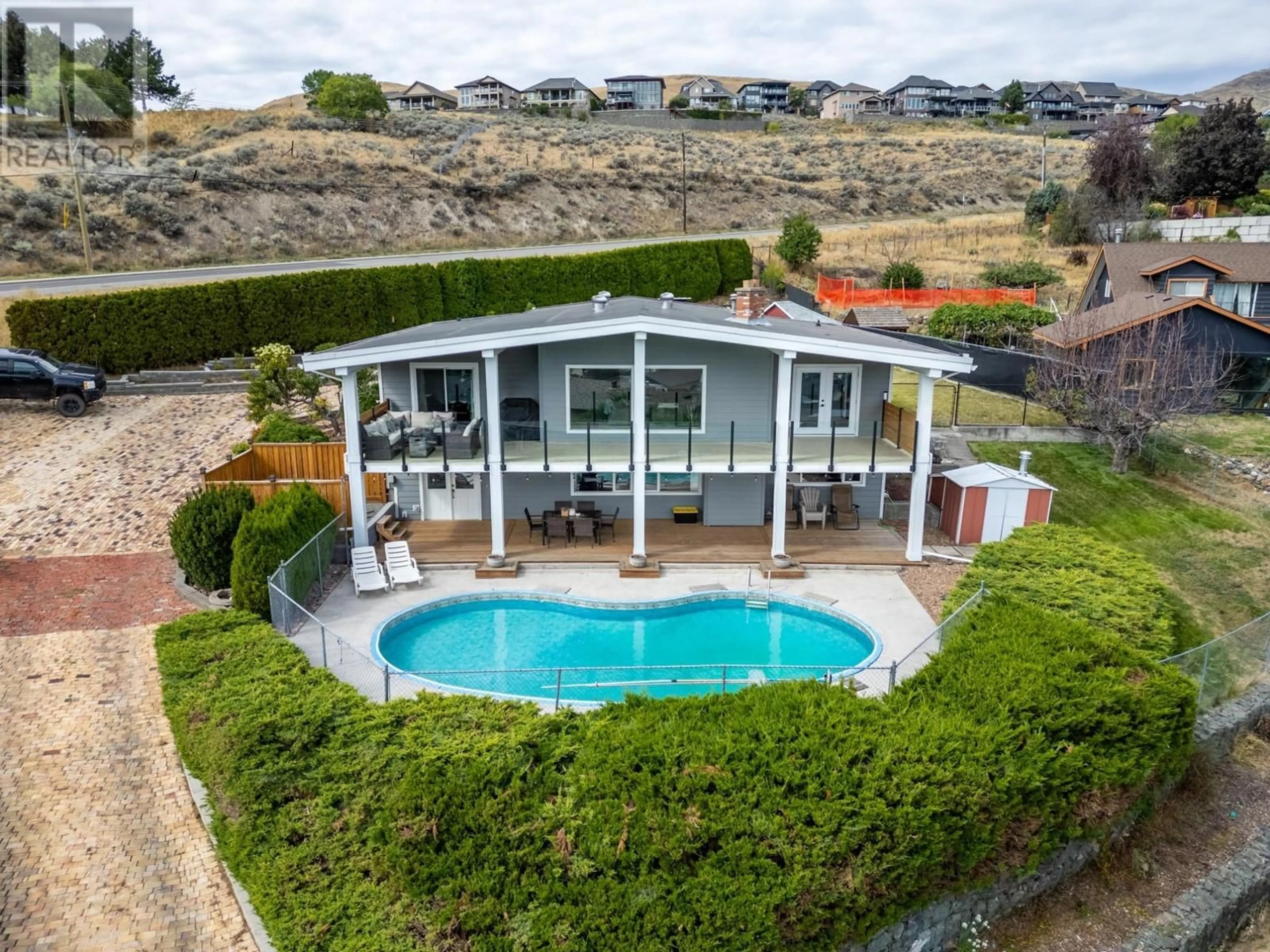 Indoor or outdoor pool for 1744 PENNASK Terrace, Kamloops British Columbia V2B7N8