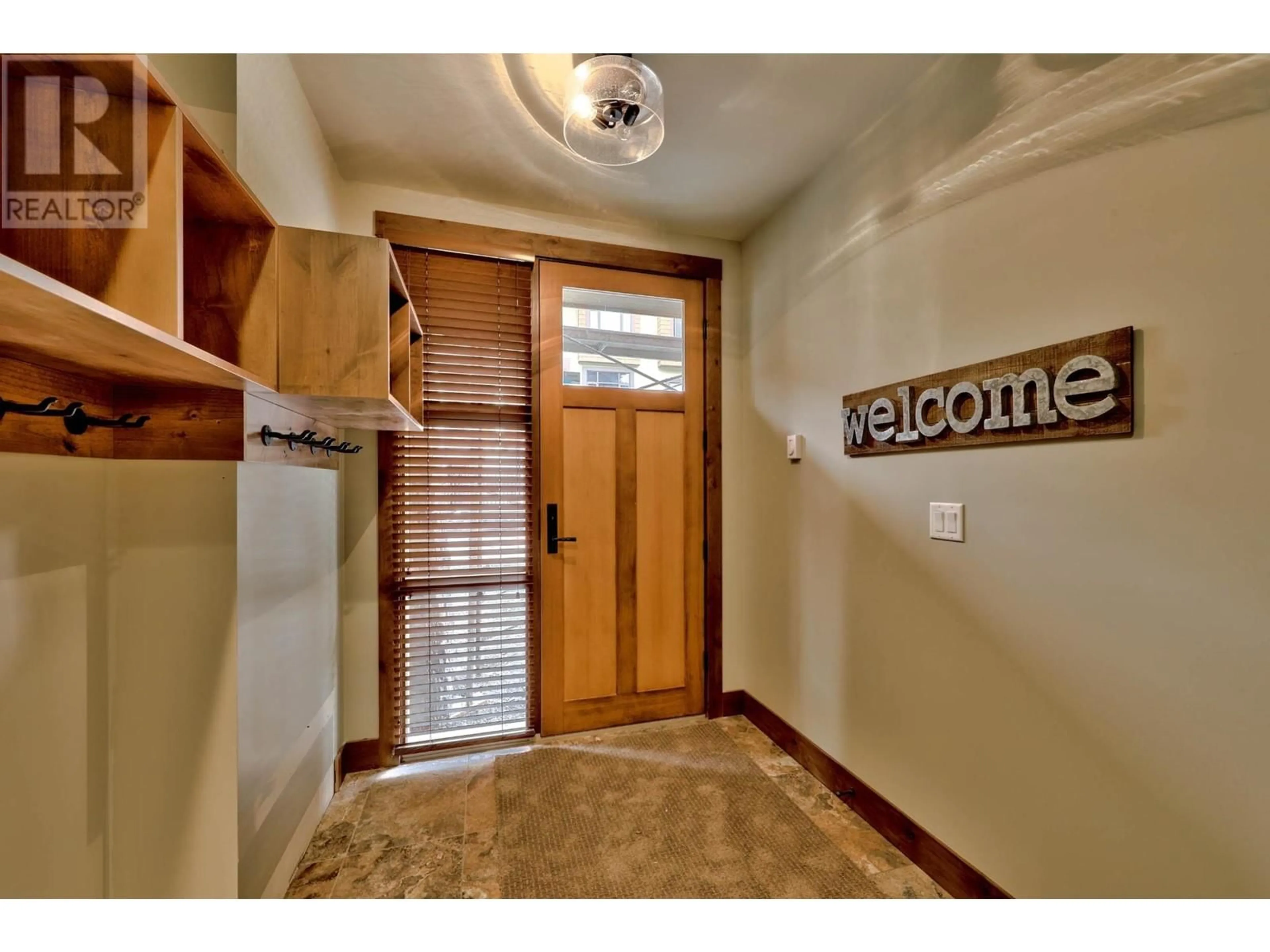 Indoor entryway for 17 - 3280 VILLAGE WAY, Sun Peaks British Columbia V0E5N0
