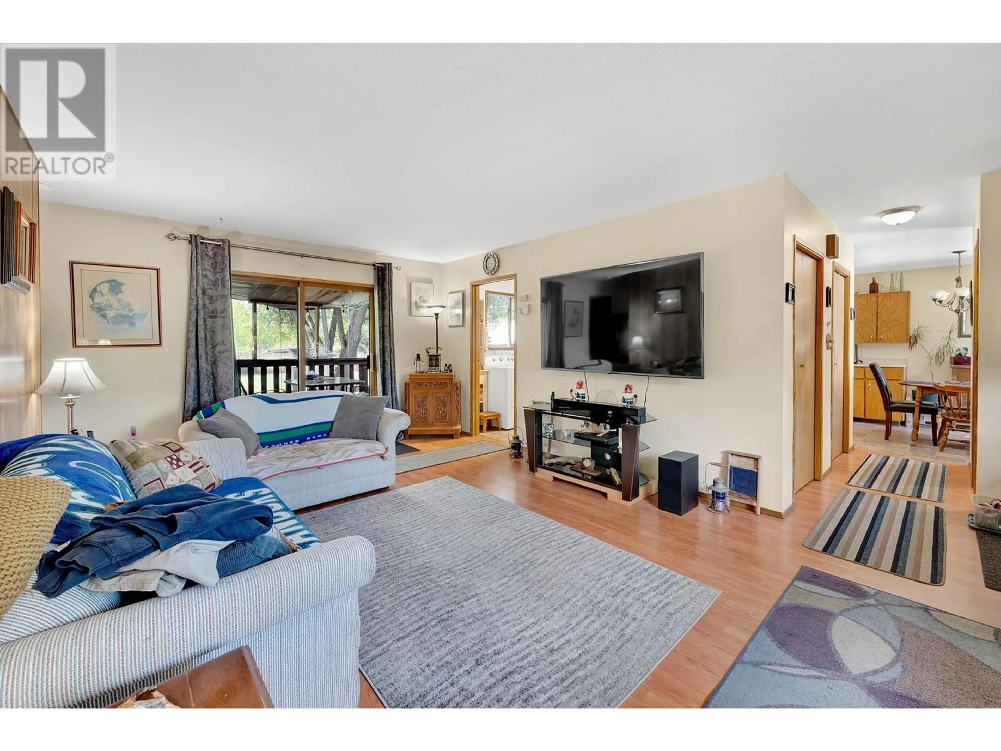 Living room, wood floors for 3089 LIGHT BROWN Road, Clearwater British Columbia V0E1N1