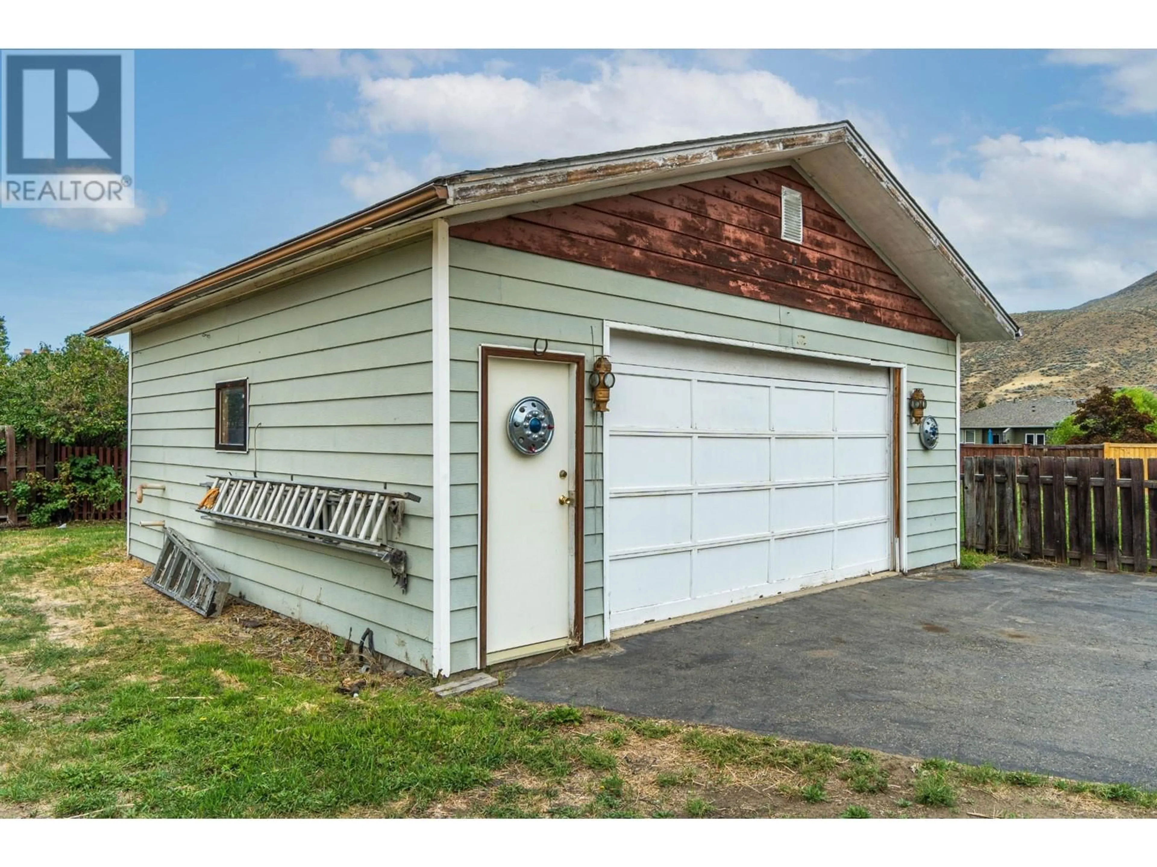 Indoor garage for 1030 HOLT STREET, Kamloops British Columbia V2B5H2