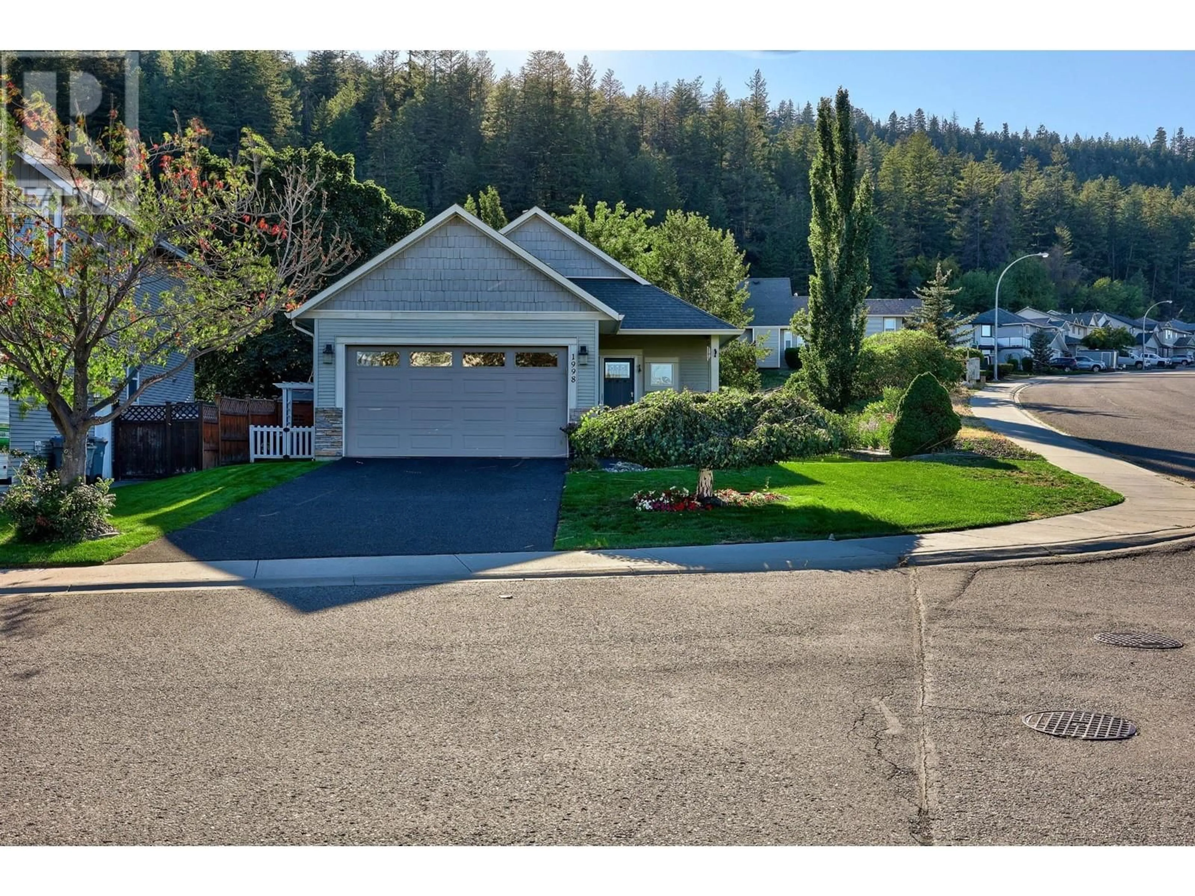 Frontside or backside of a home for 1998 SNOWBERRY CRES, Kamloops British Columbia V1S1Z7