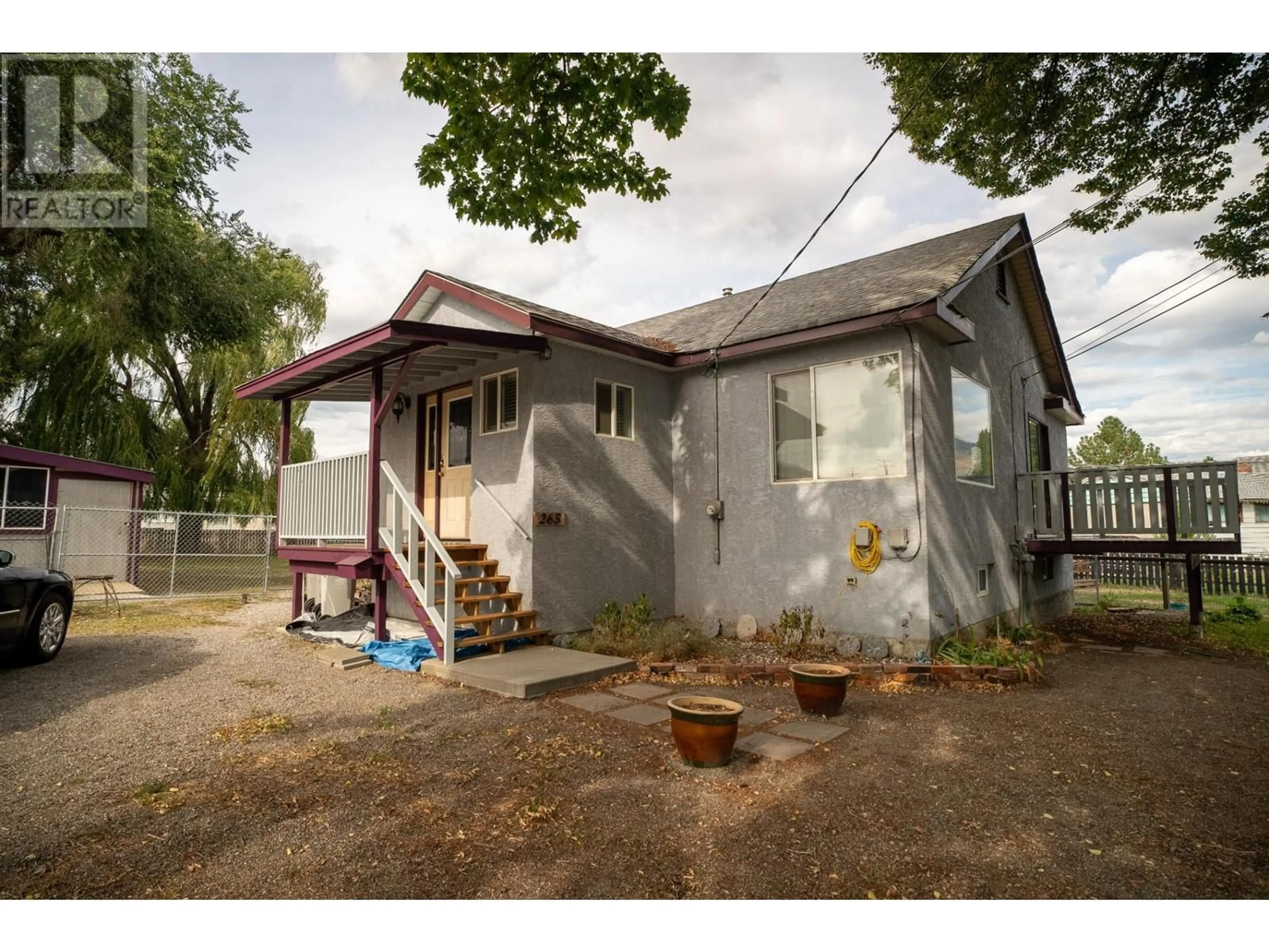 Frontside or backside of a home for 265 NELSON AVE, Kamloops British Columbia V2B1M4