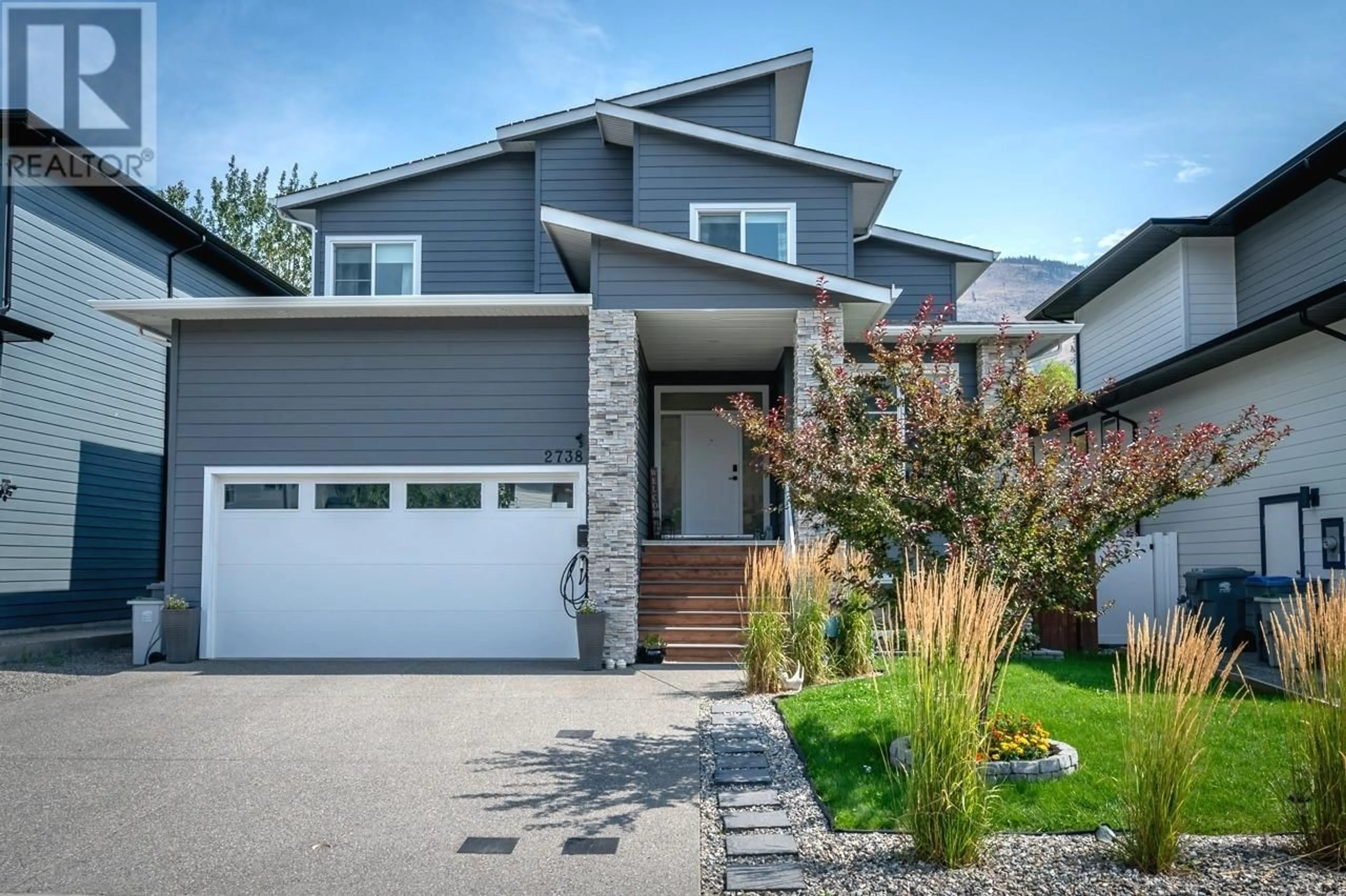 Frontside or backside of a home for 2738 BEACHMOUNT CRES, Kamloops British Columbia V2B0E6