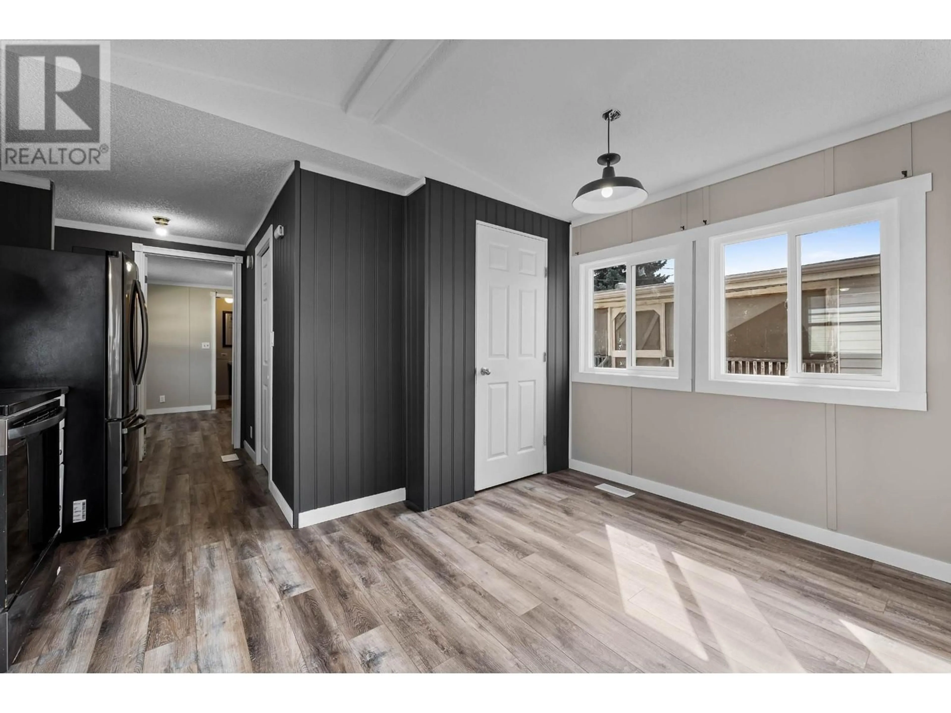 Indoor entryway, wood floors for 1401 NICOLA Avenue Unit# 8, Merritt British Columbia V1K1B8