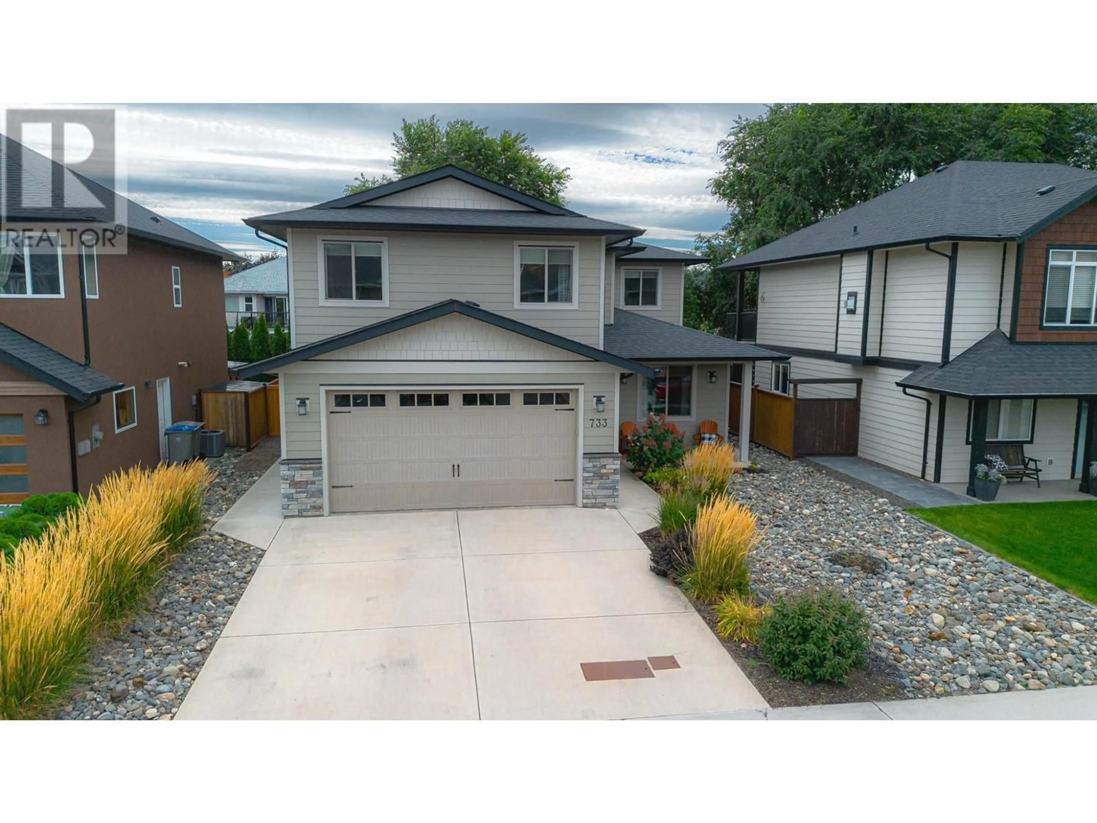 Frontside or backside of a home for 733 HAYWARD PLACE, Kamloops British Columbia