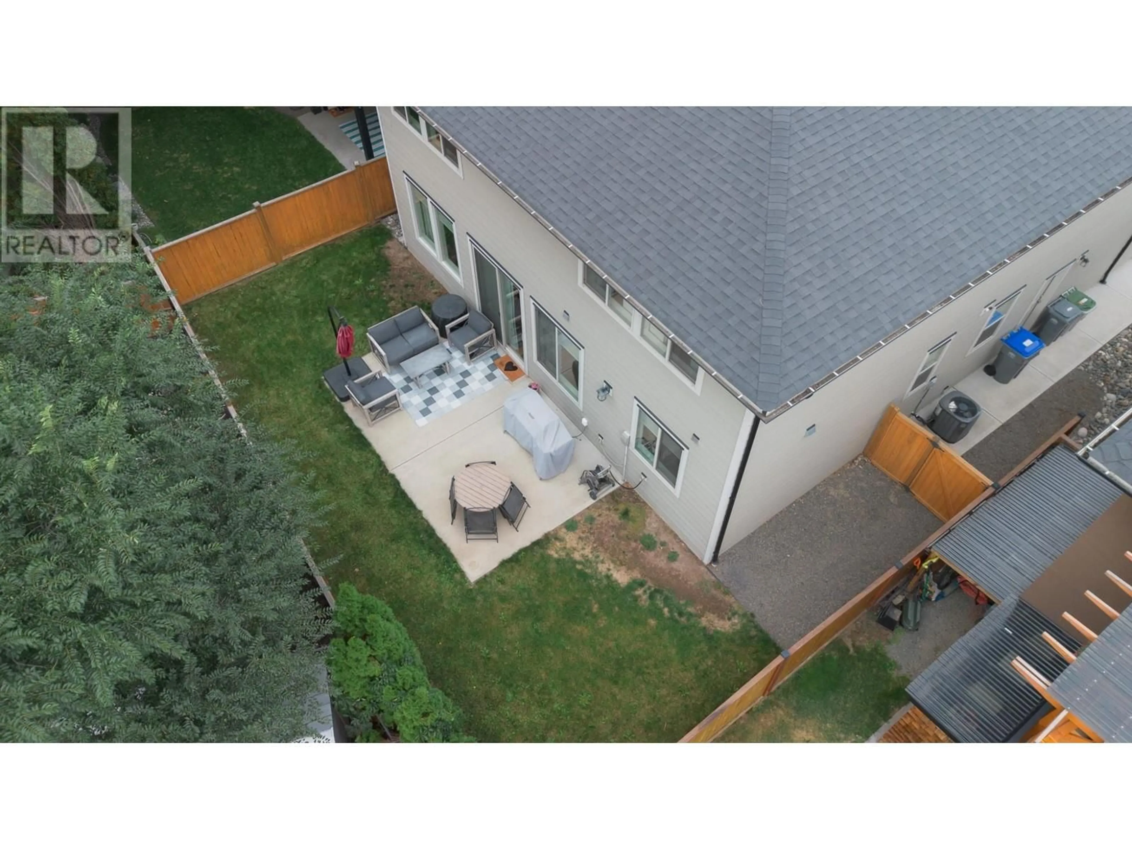 Frontside or backside of a home for 733 HAYWARD PLACE, Kamloops British Columbia