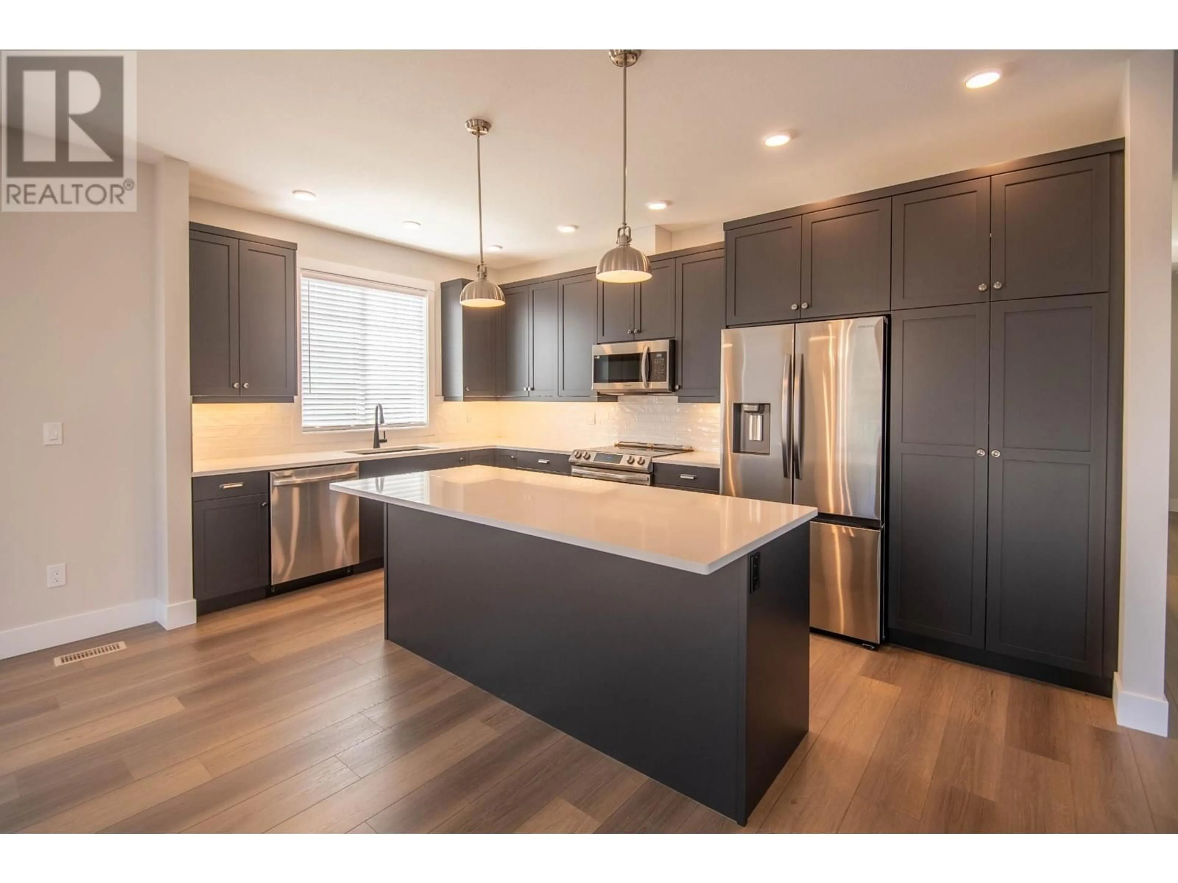 Open concept kitchen for 200 GRAND Boulevard Unit# 137, Kamloops British Columbia V2C0H3