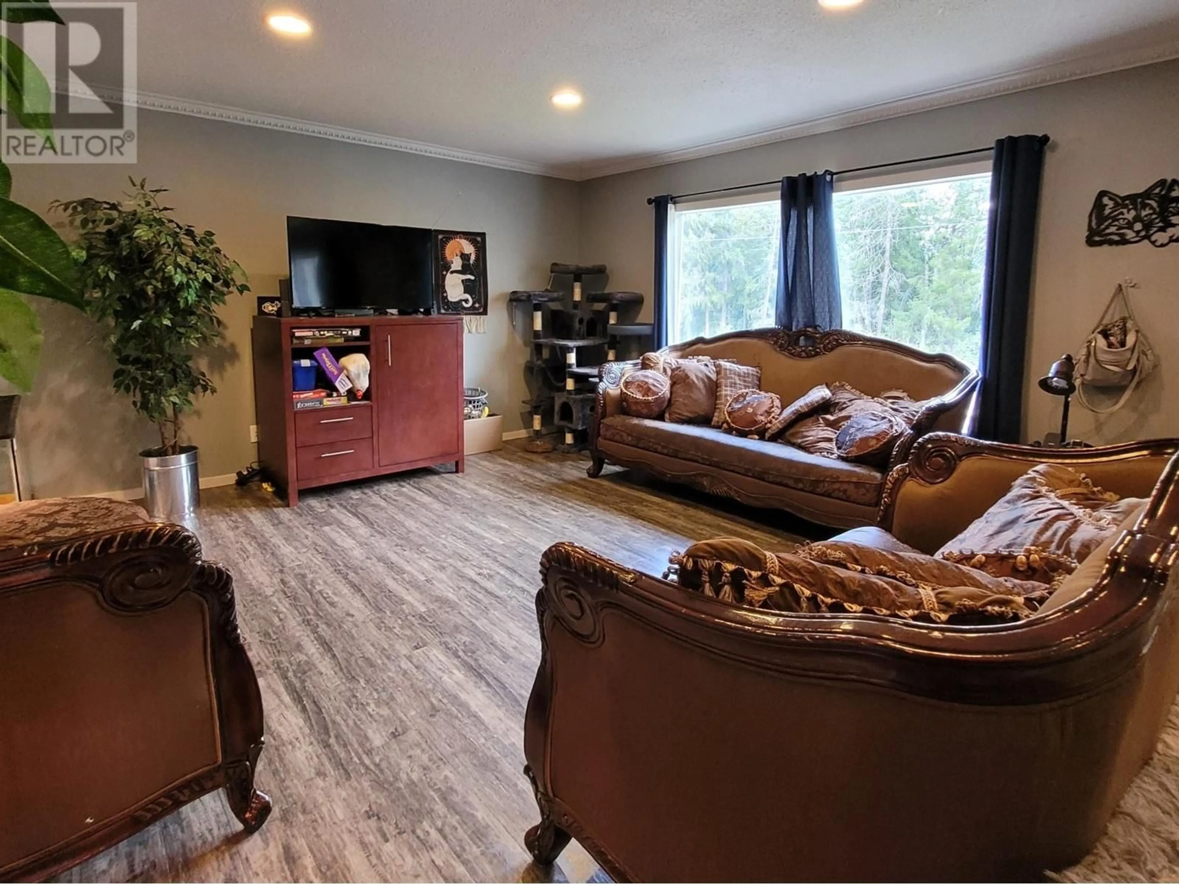 Living room, wood floors for 15 LODGE Drive, Clearwater British Columbia V0E1N2