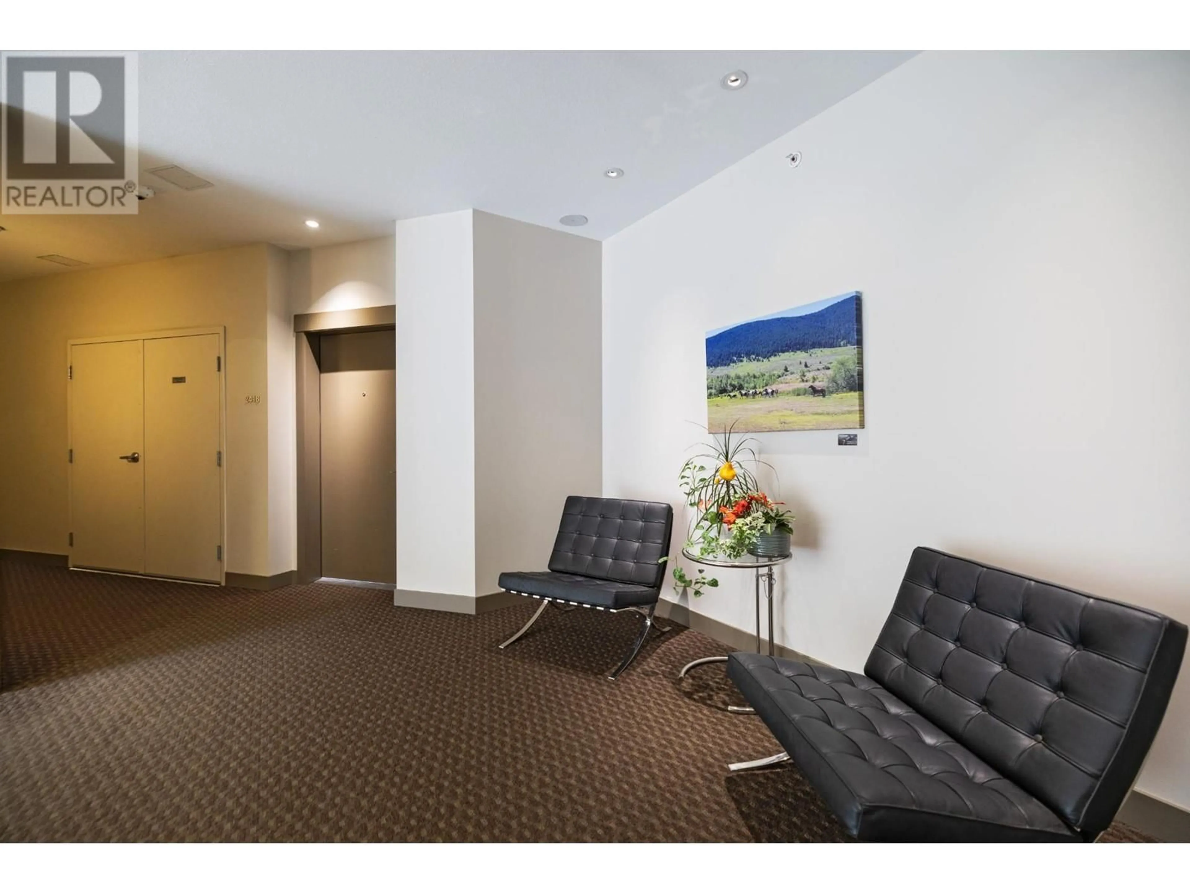 Indoor lobby, carpet floors for 1030 TALASA Way Unit# 2418, Kamloops British Columbia V2H0C3