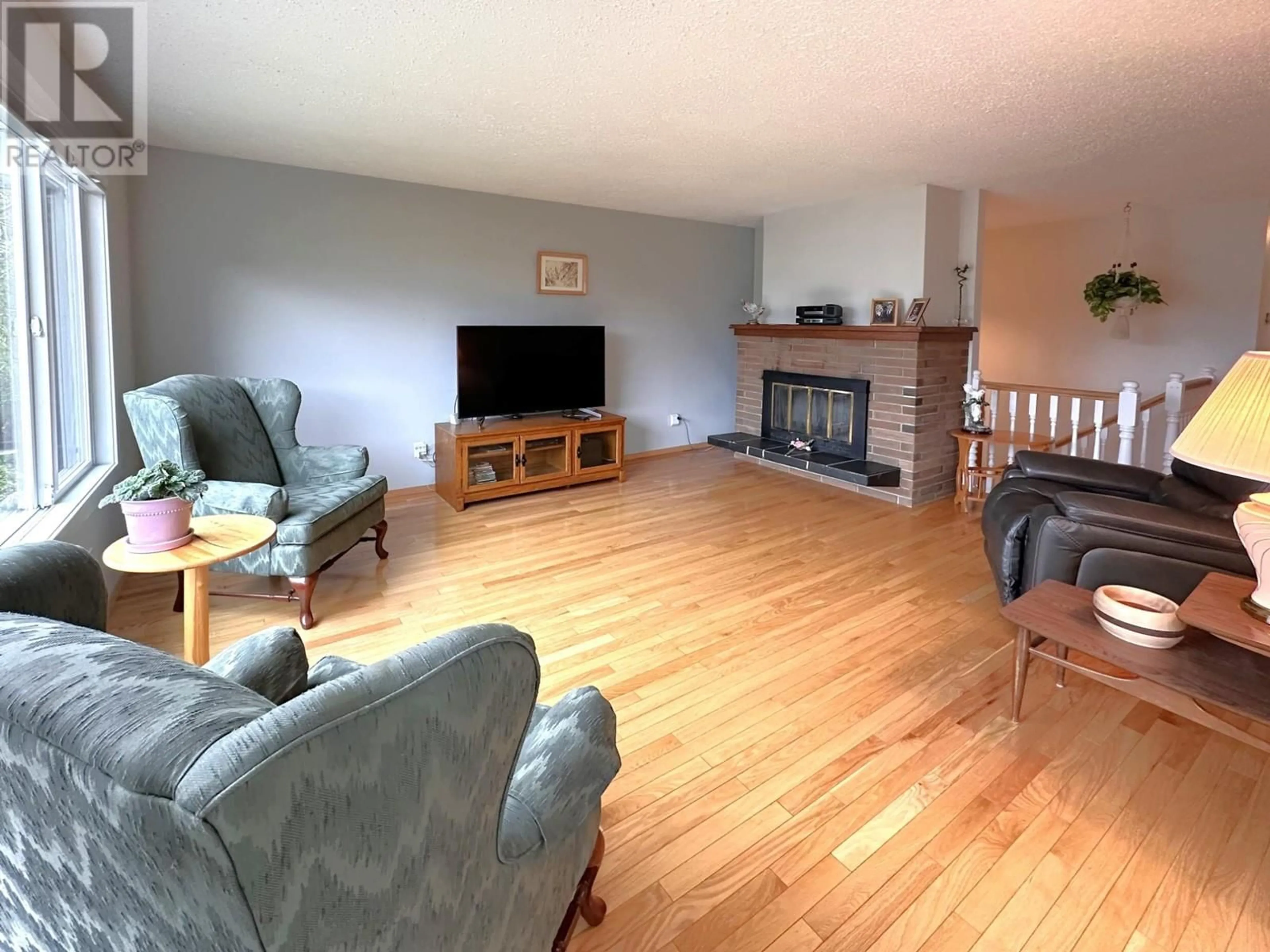 Living room, wood floors for 1590 GRIFFIN Terrace, Kamloops British Columbia V2B7R6