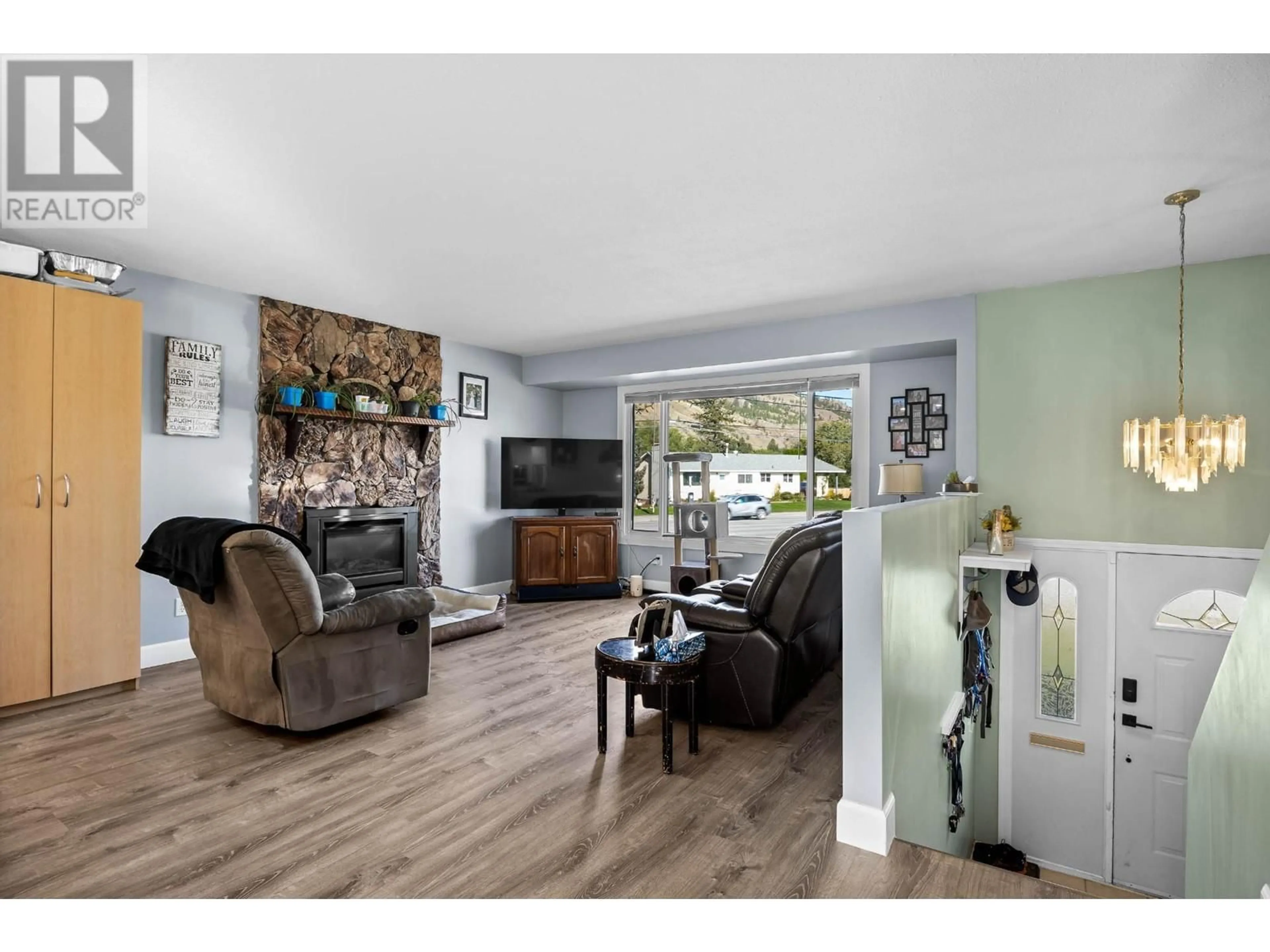 Living room, wood floors for 791 MORVEN Drive, Kamloops British Columbia V2H1T7