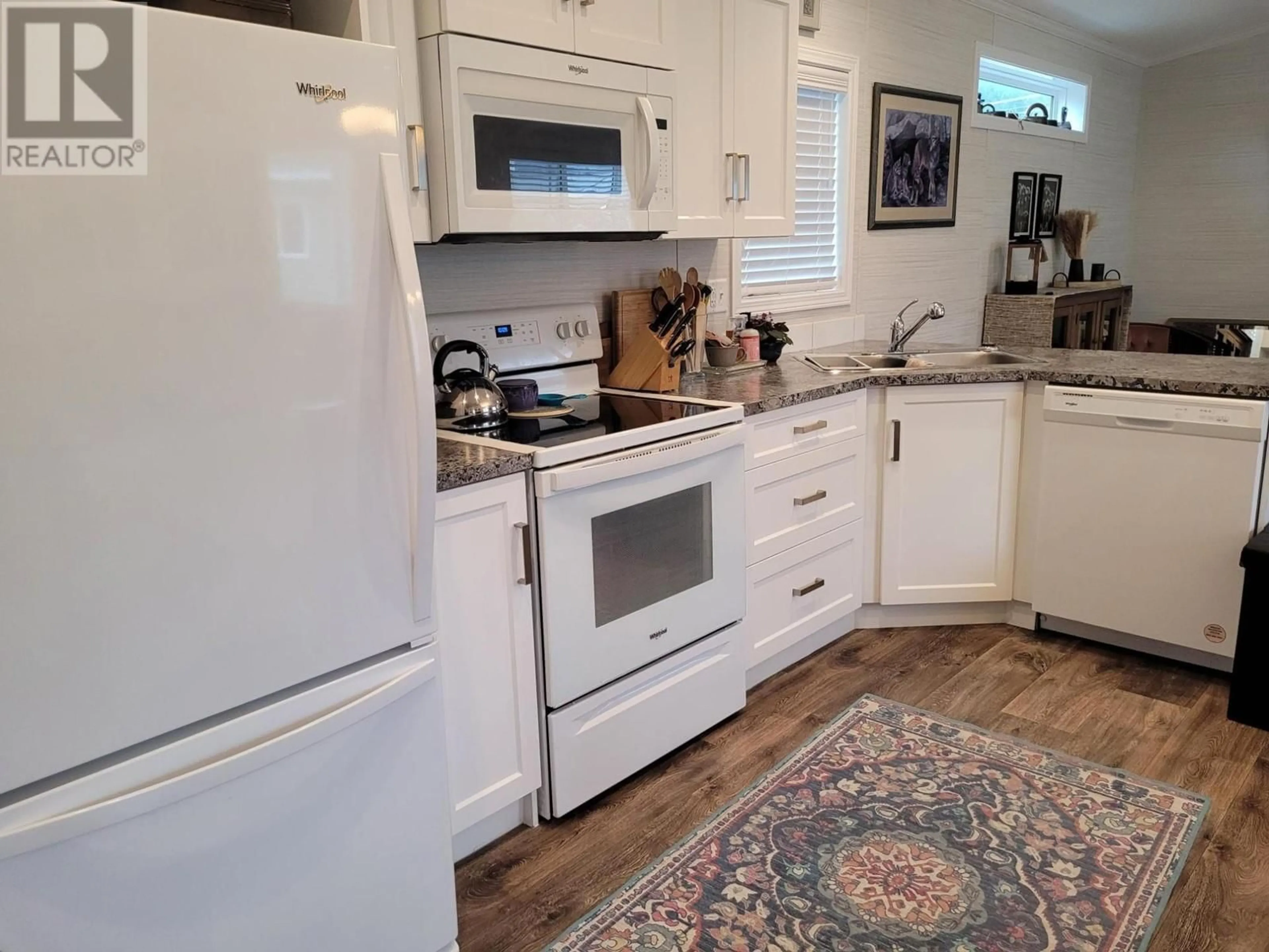 Standard kitchen, wood floors, cottage for 235 AYLMER Road Unit# 23, Chase British Columbia V0E1M0